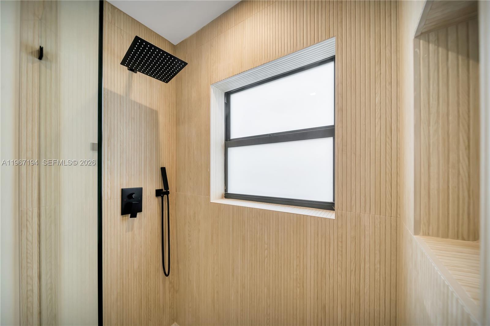 910 W 47th Ct Miami Beach, FL 33140