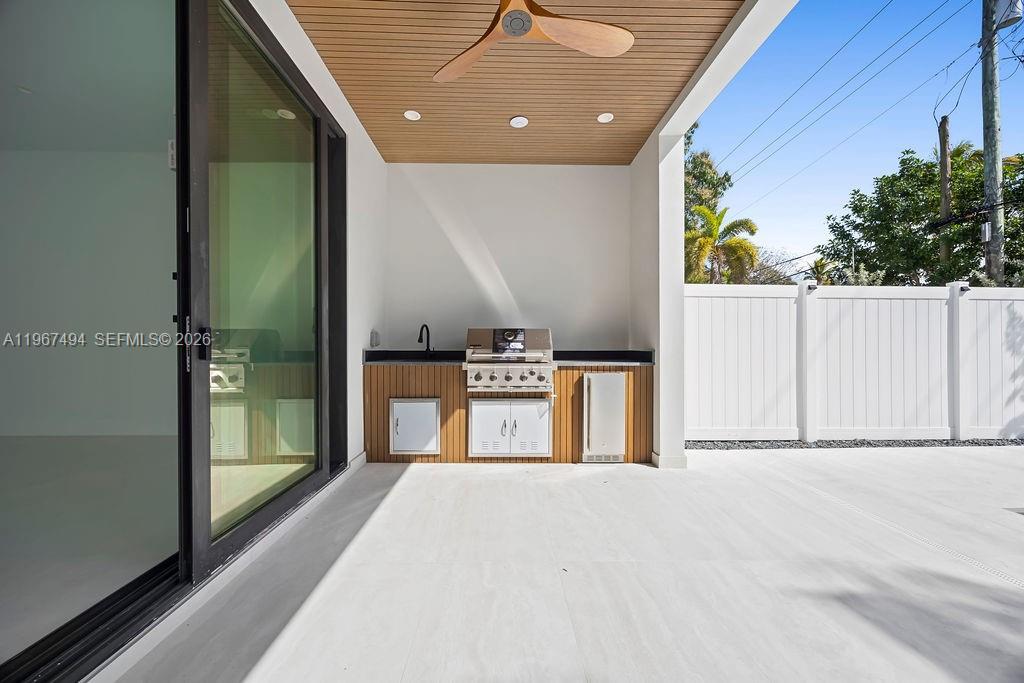 608 SW 16th Ct Fort Lauderdale, FL 33315