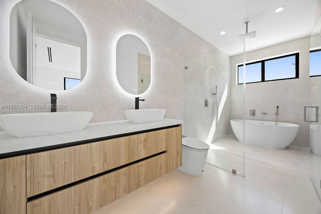 608 SW 16th Ct Fort Lauderdale, FL 33315