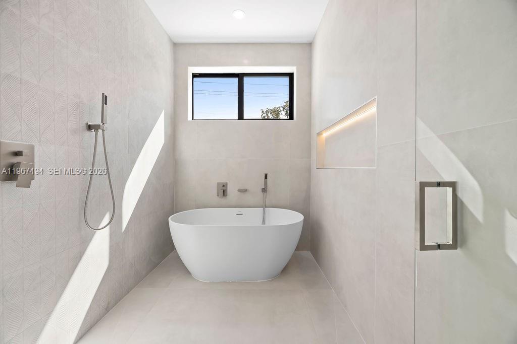 608 SW 16th Ct Fort Lauderdale, FL 33315