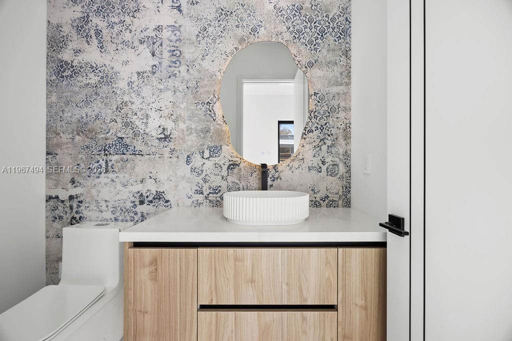 608 SW 16th Ct Fort Lauderdale, FL 33315