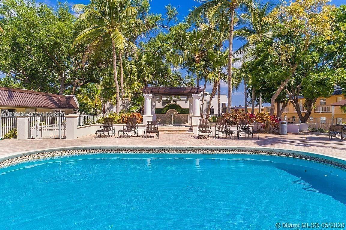 10431 N Kendall Dr #D314 Miami, FL 33176