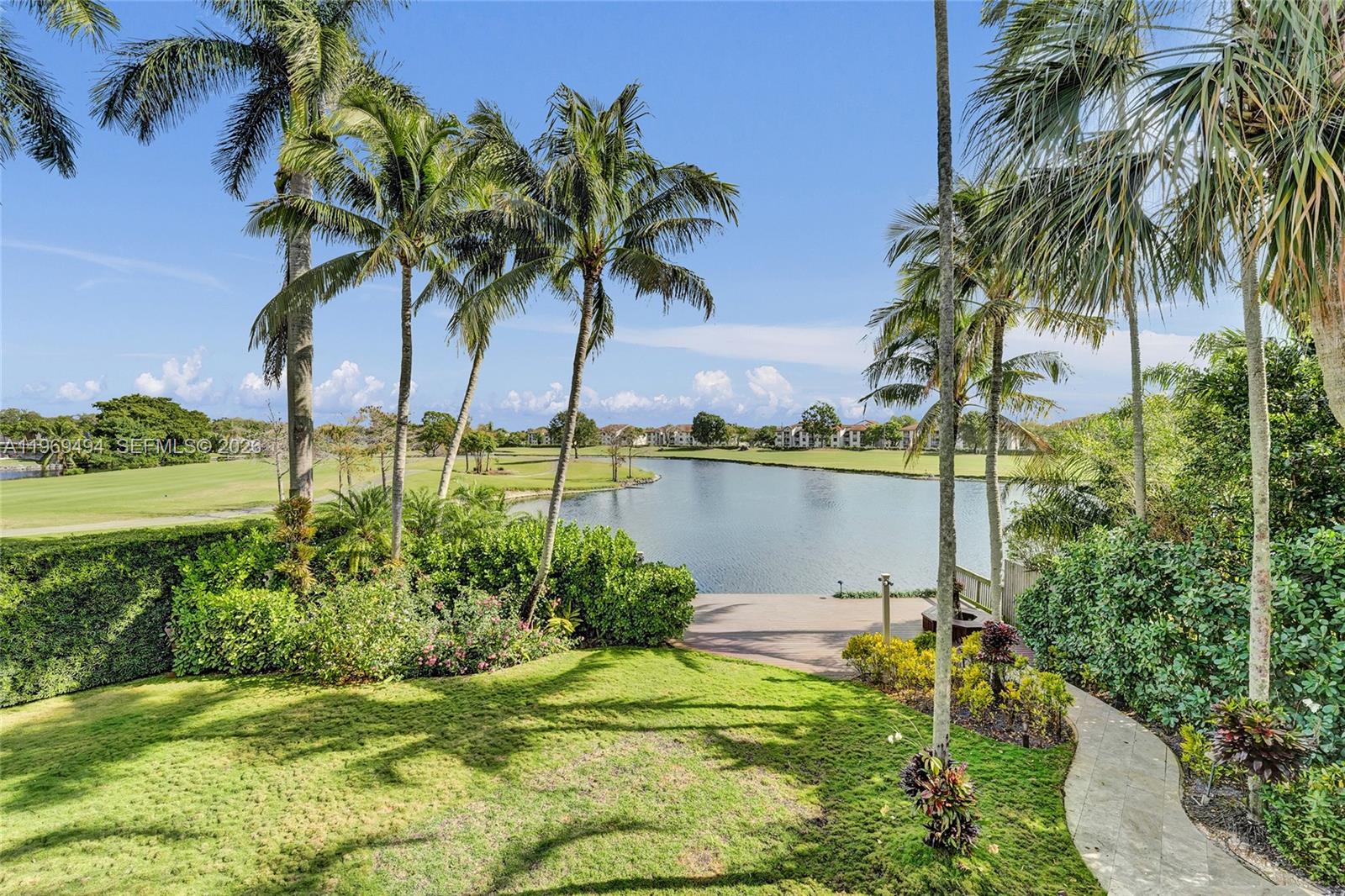 2941 Fairway Dr Hollywood, FL 33021