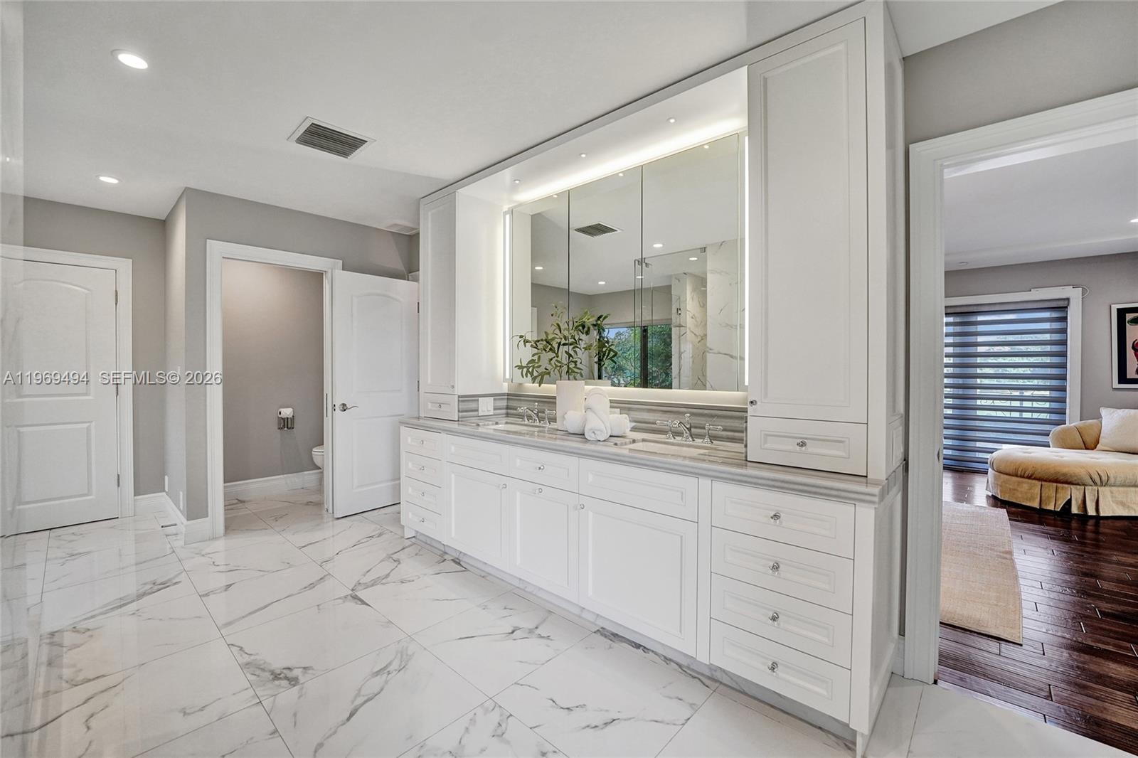 2941 Fairway Dr Hollywood, FL 33021