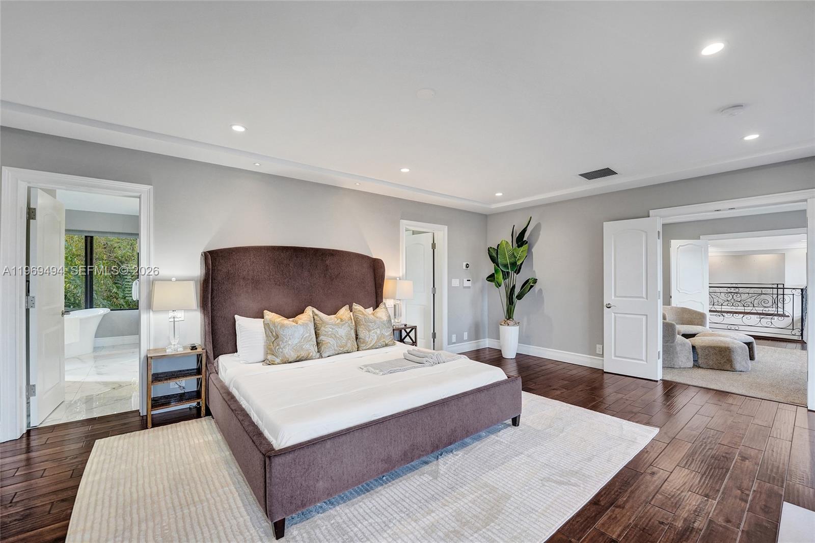 2941 Fairway Dr Hollywood, FL 33021