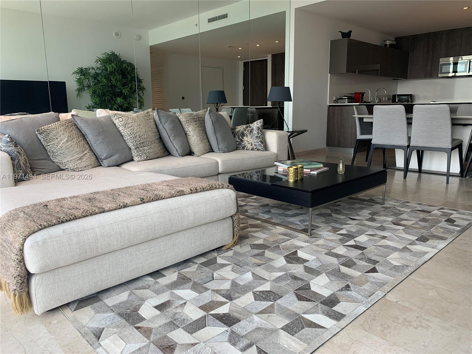 image Reach Brickell City Centre1