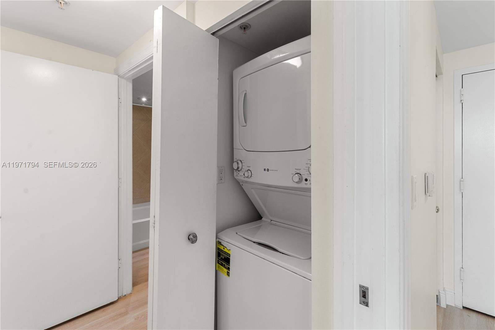 325 S Biscayne Blvd #1718 Miami, FL 33131