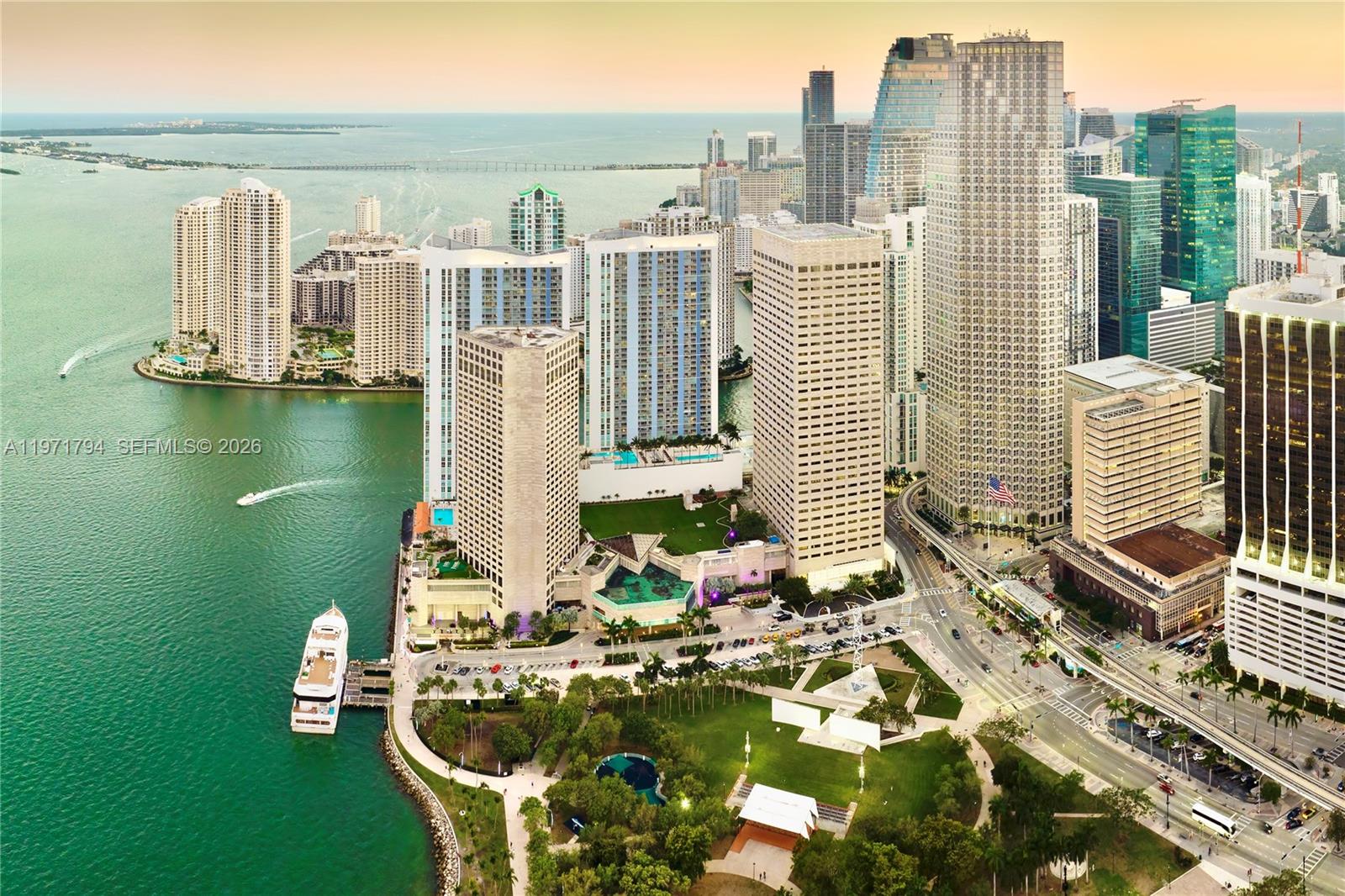 325 S Biscayne Blvd #1718 Miami, FL 33131