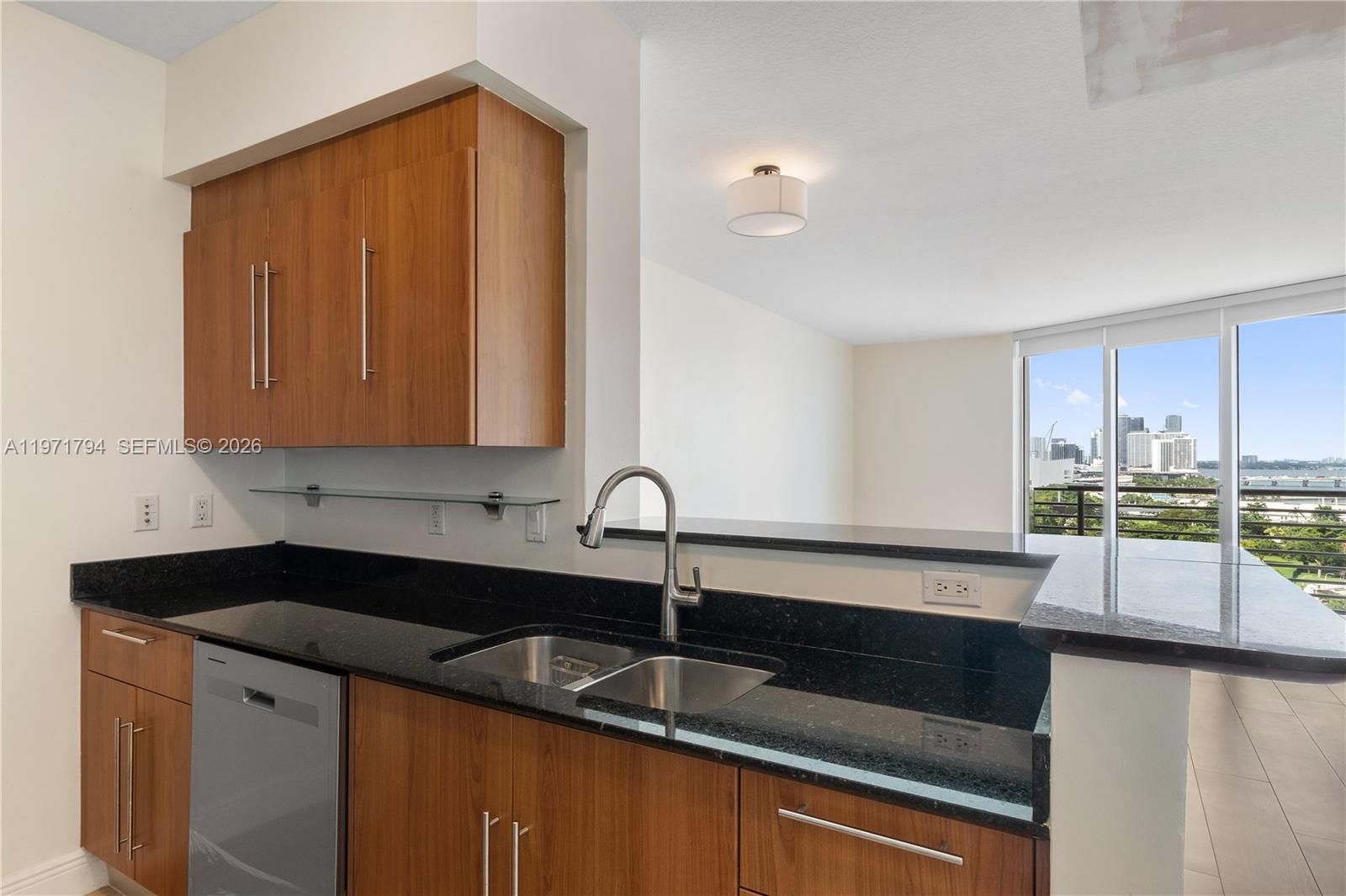 325 S Biscayne Blvd #1718 Miami, FL 33131