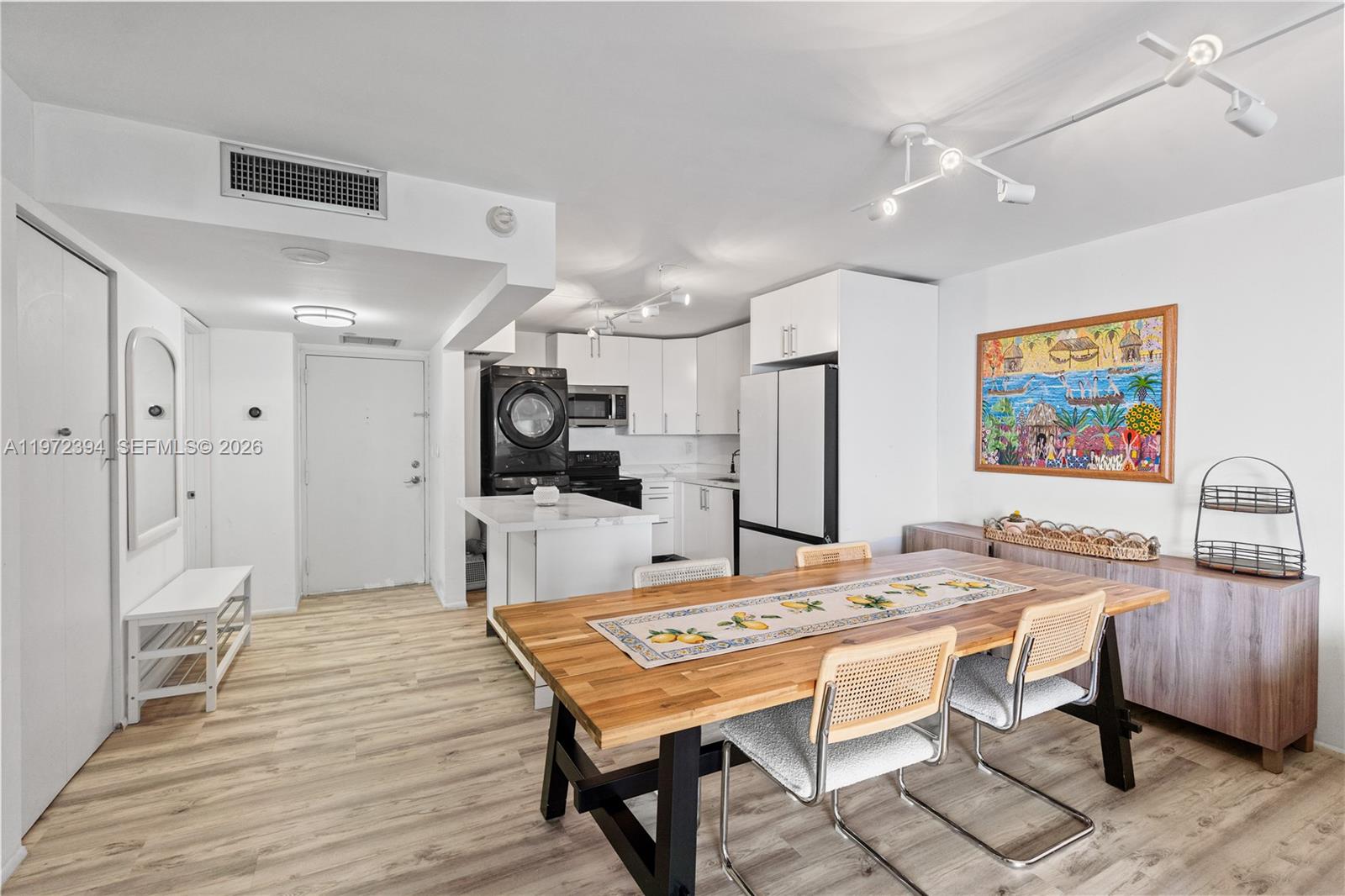 image Brickell Place I10