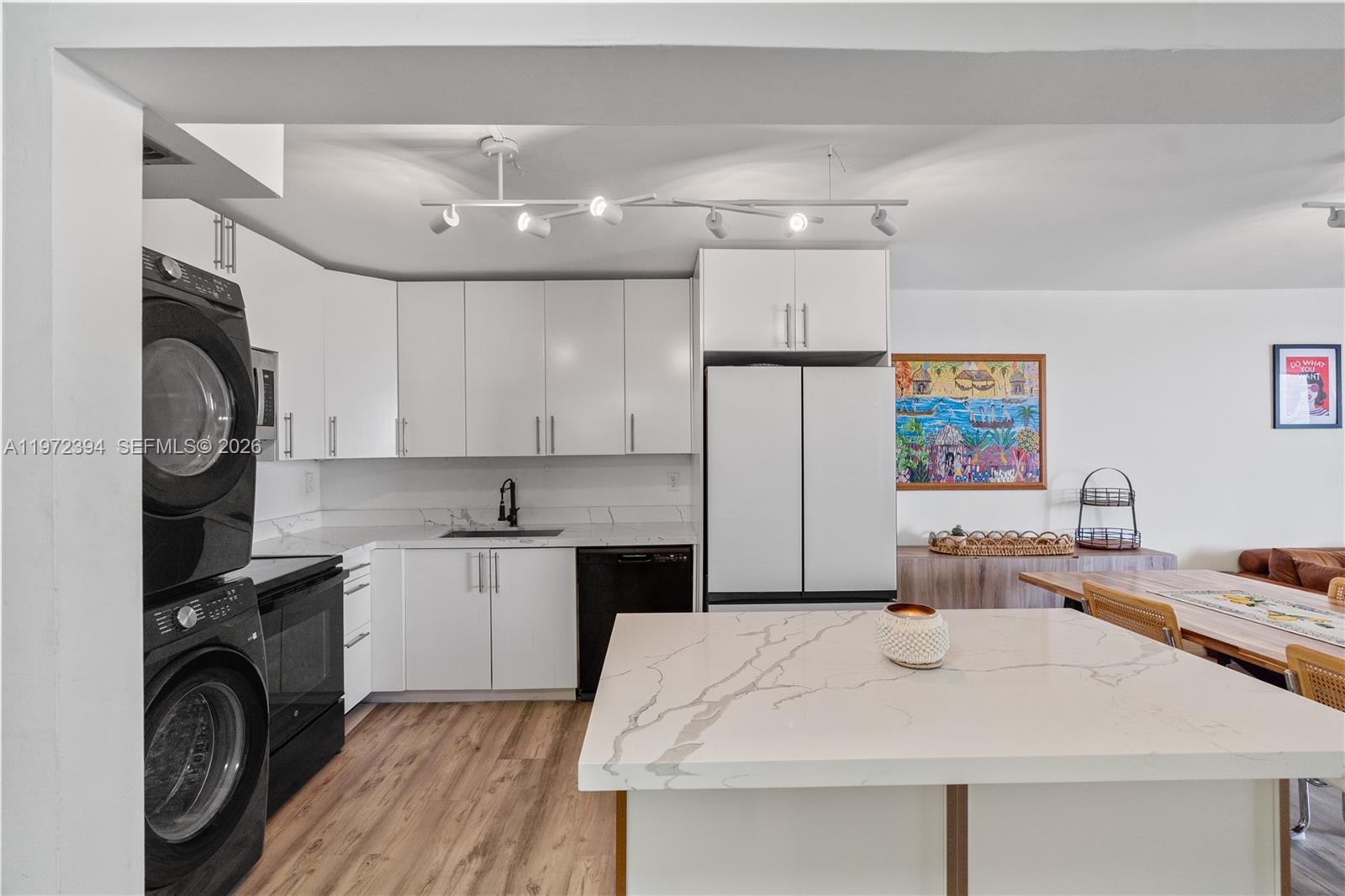 image Brickell Place I11