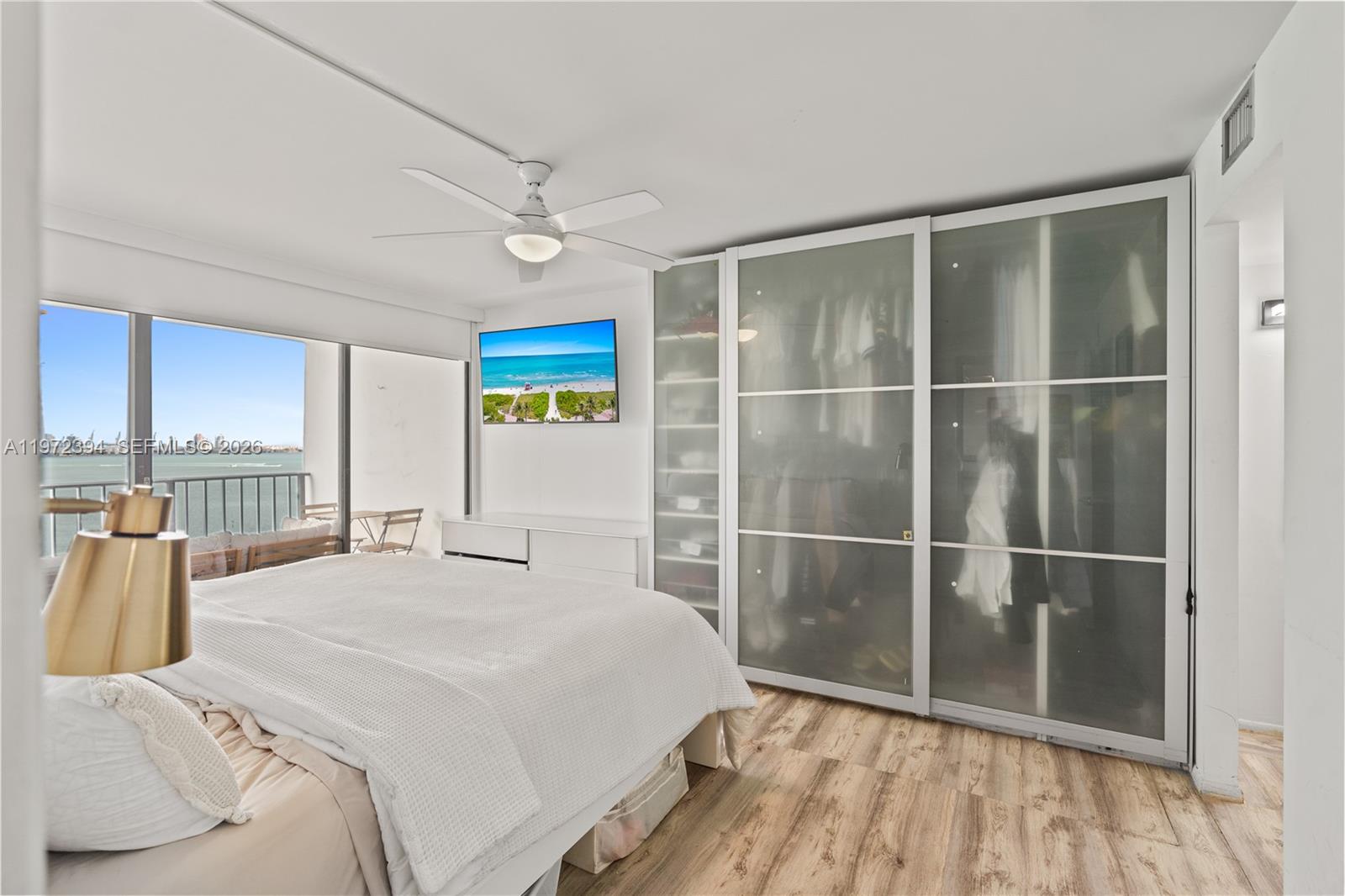 image Brickell Place I14