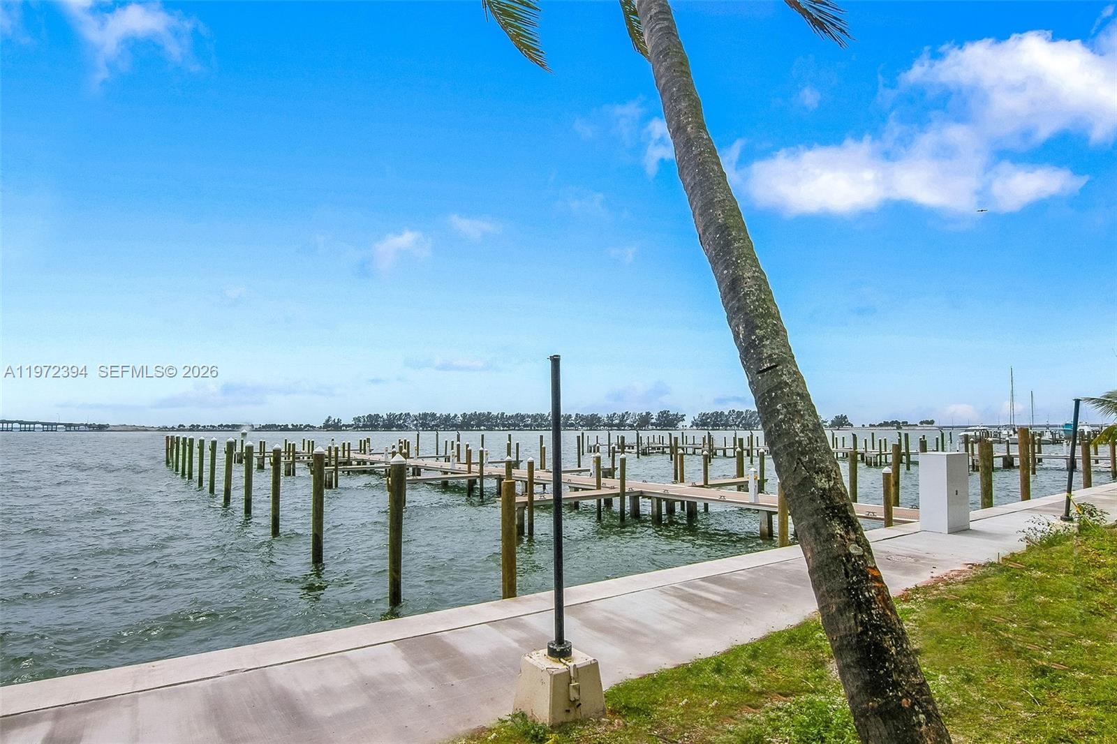 image Brickell Place I29