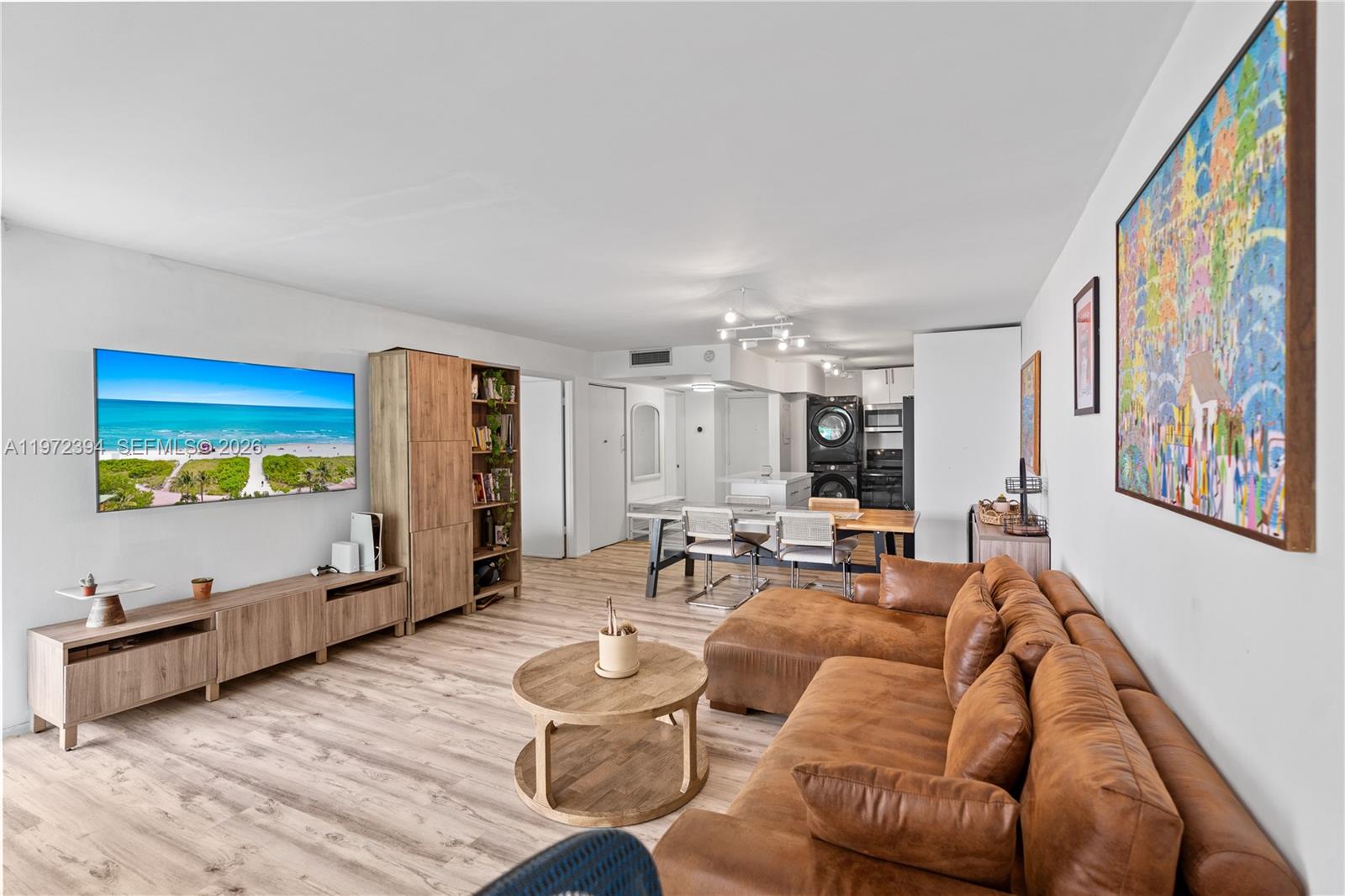 image Brickell Place I8