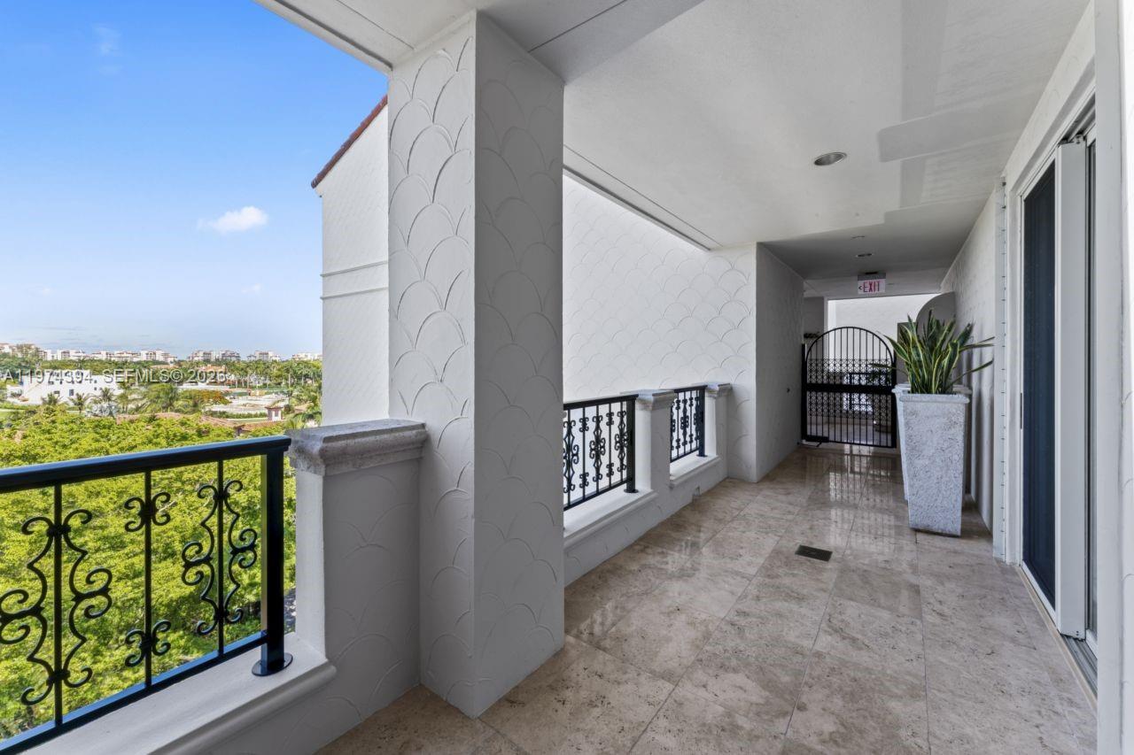 5266 Fisher Is Dr #5266 Miami Beach, FL 33109