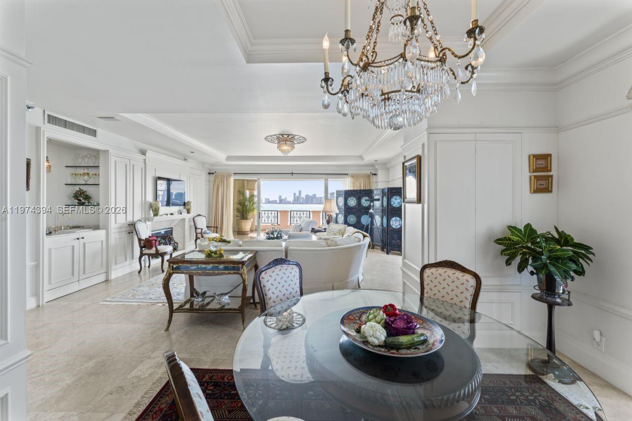 5266 Fisher Is Dr #5266 Miami Beach, FL 33109