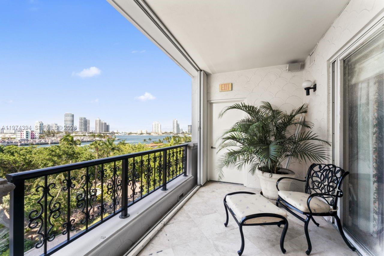 5266 Fisher Is Dr #5266 Miami Beach, FL 33109