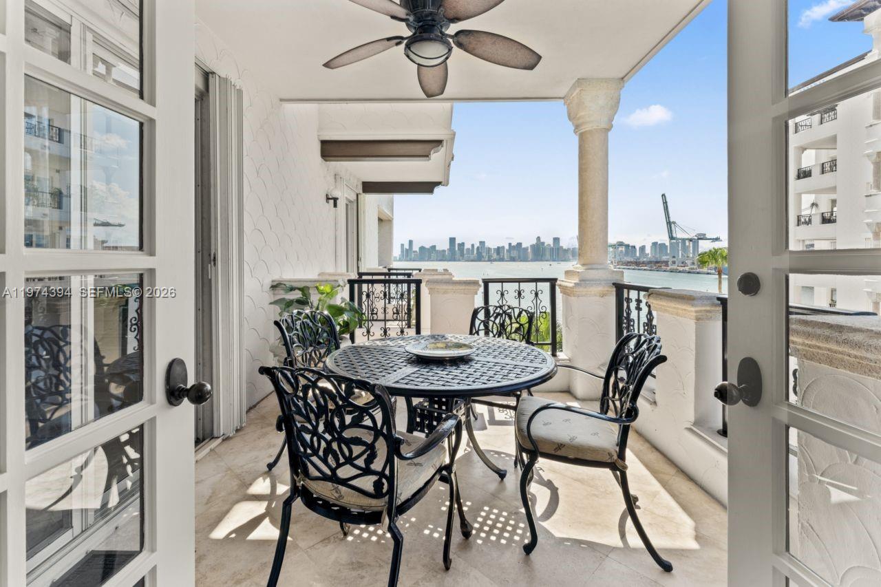 5266 Fisher Is Dr #5266 Miami Beach, FL 33109