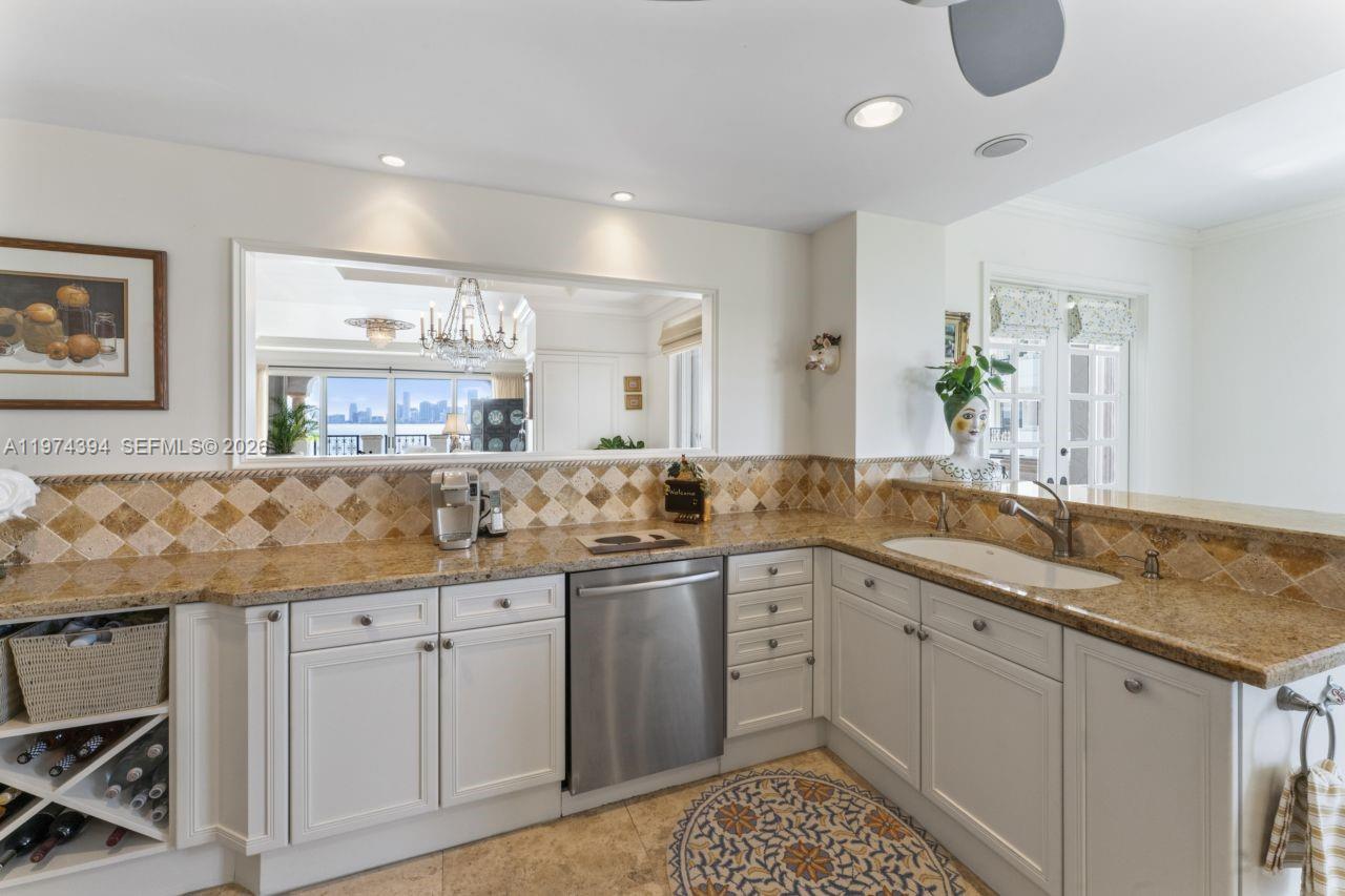 5266 Fisher Is Dr #5266 Miami Beach, FL 33109