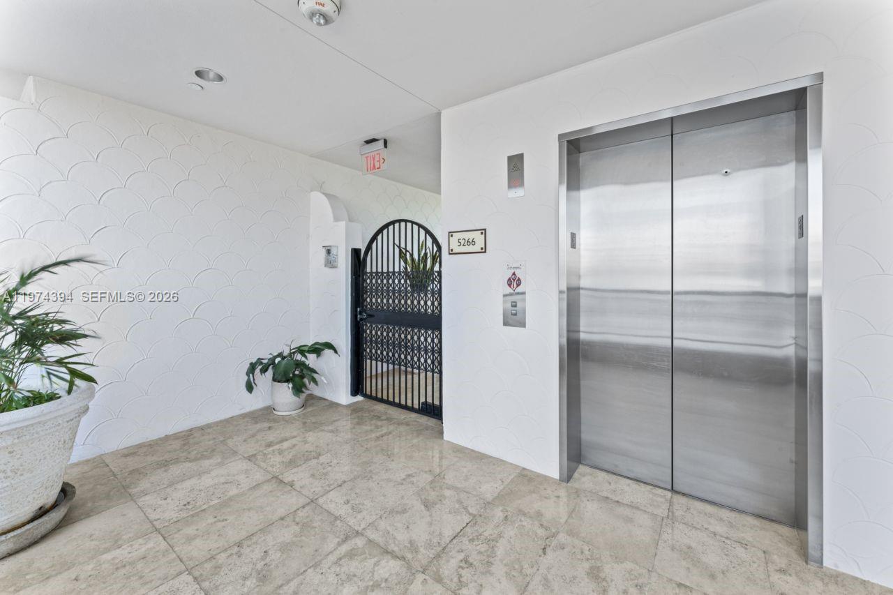 5266 Fisher Is Dr #5266 Miami Beach, FL 33109