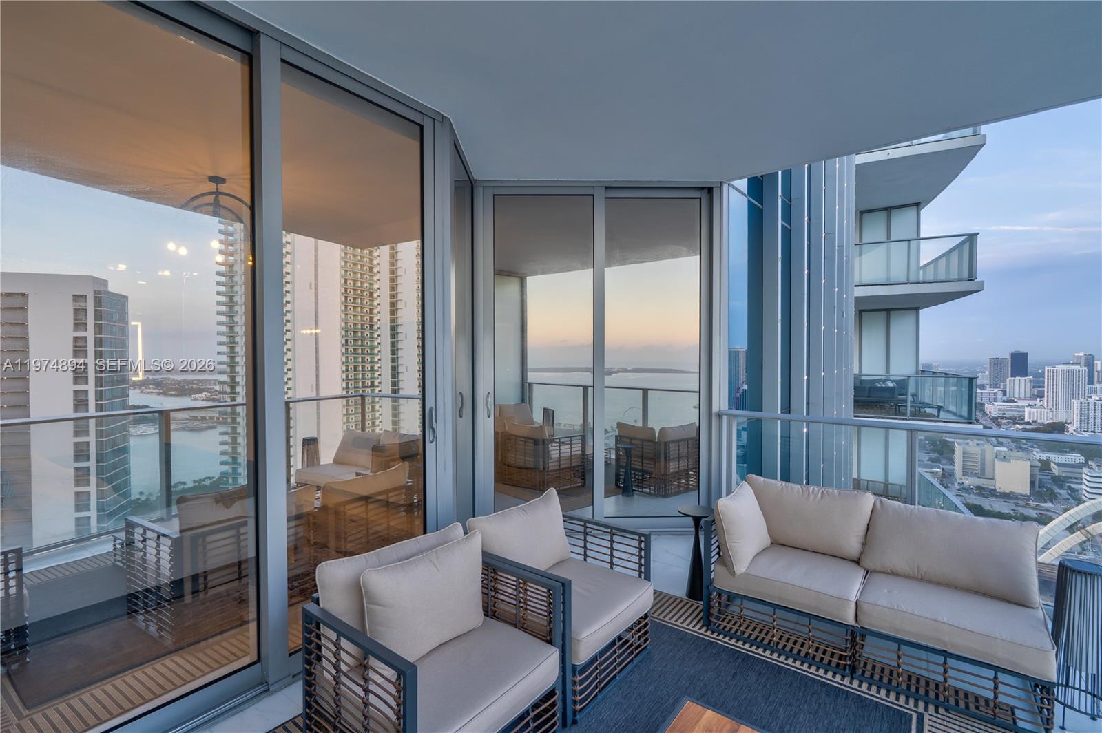 image Paramount Miami Worldcenter21