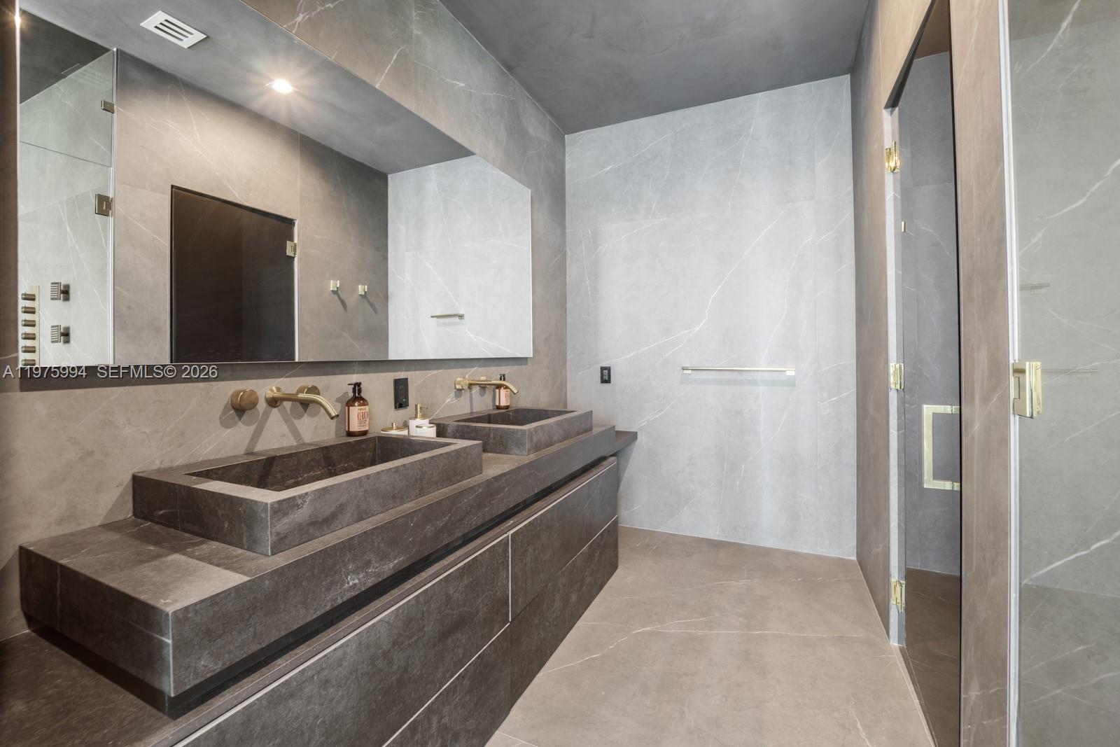 2900 NE 7th Ave #UPH-4602 Miami, FL 33137