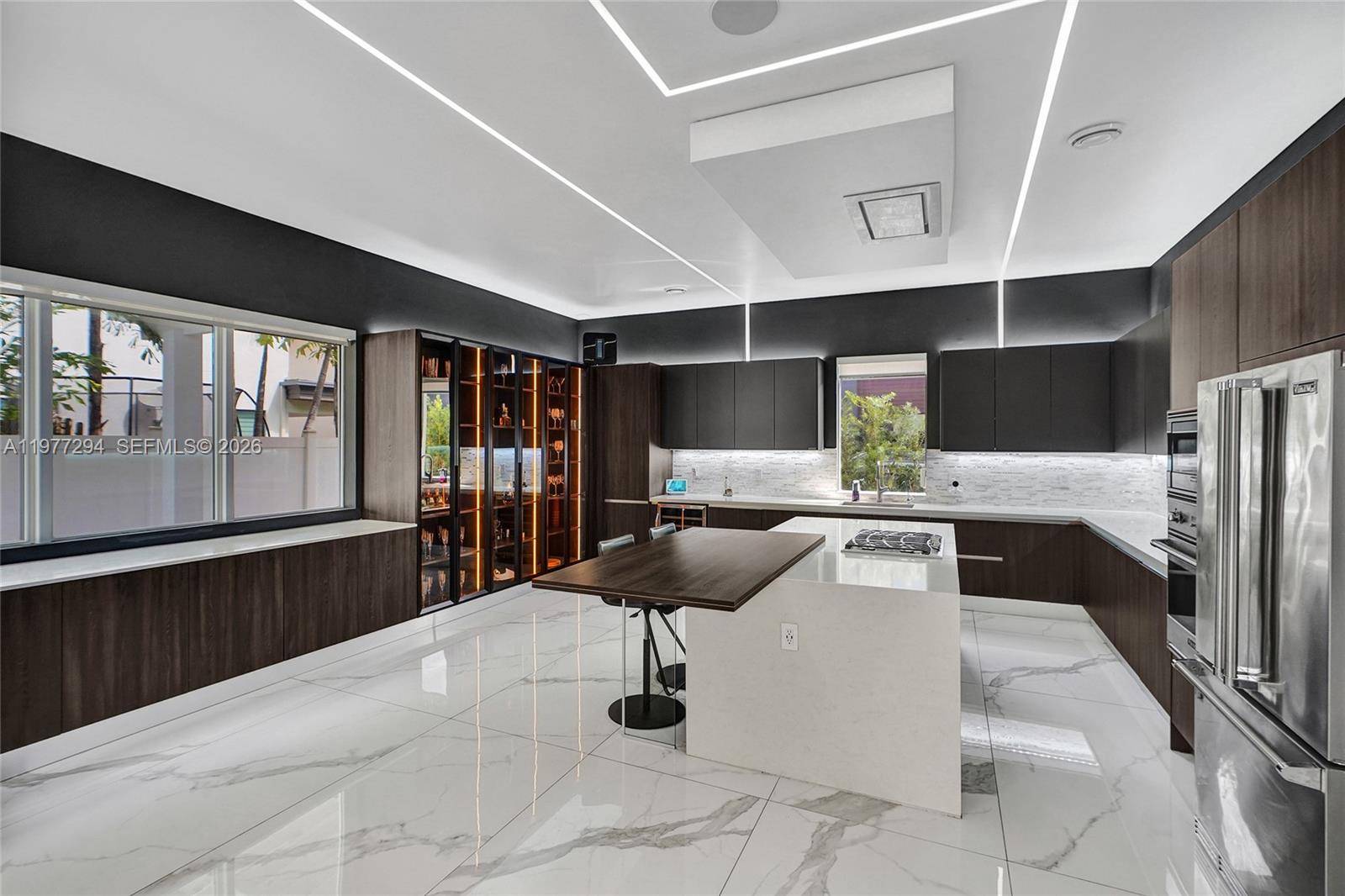 10223 NW 75th Ter Doral, FL 33178