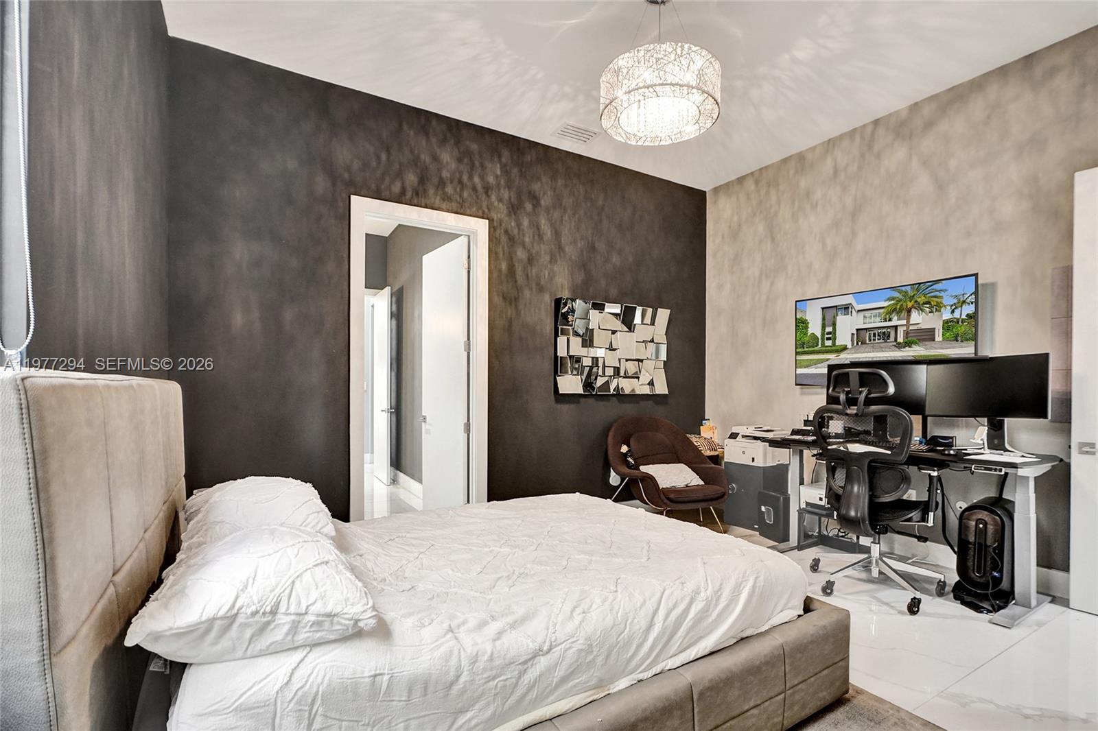 10223 NW 75th Ter Doral, FL 33178