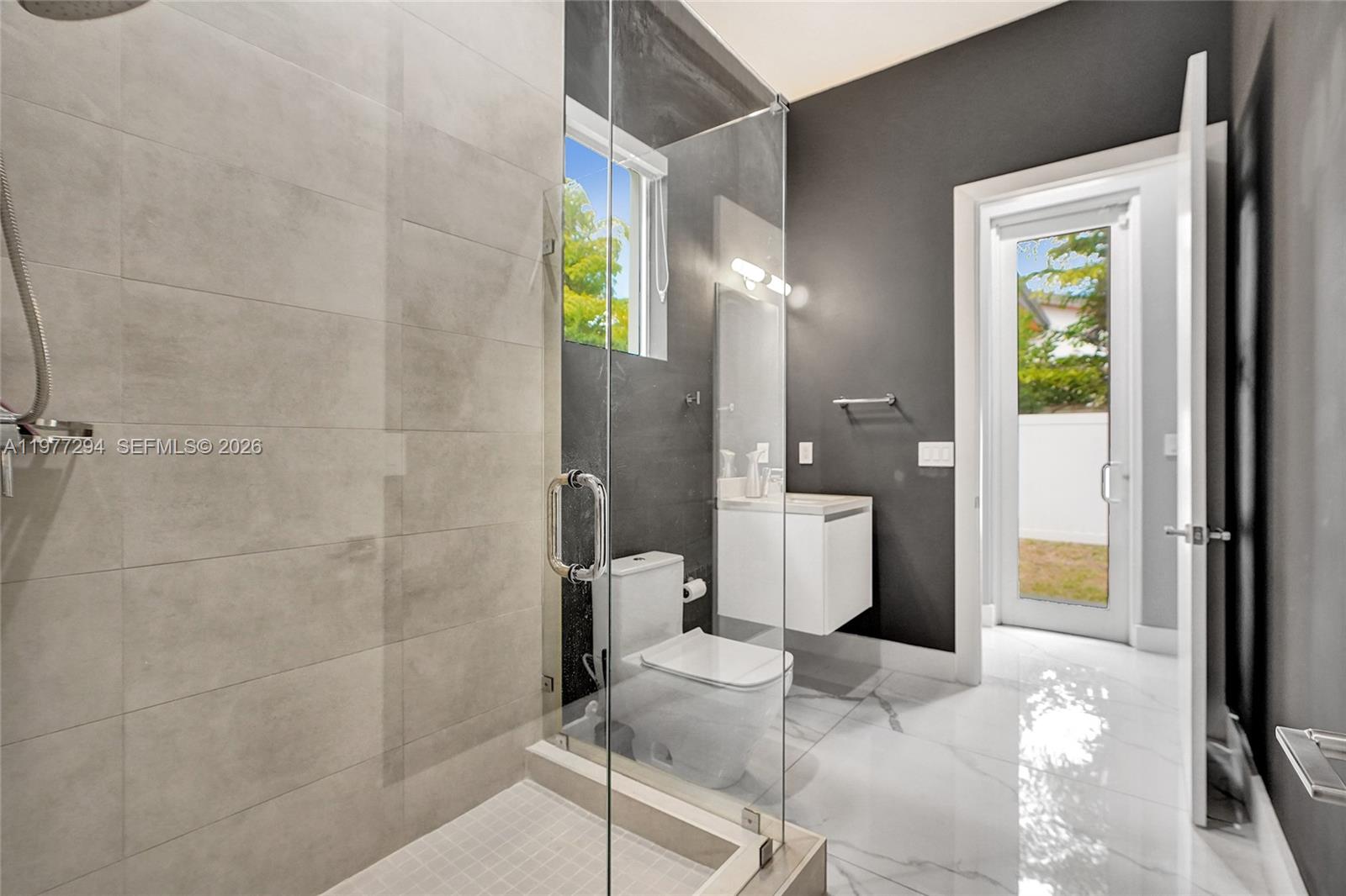 10223 NW 75th Ter Doral, FL 33178