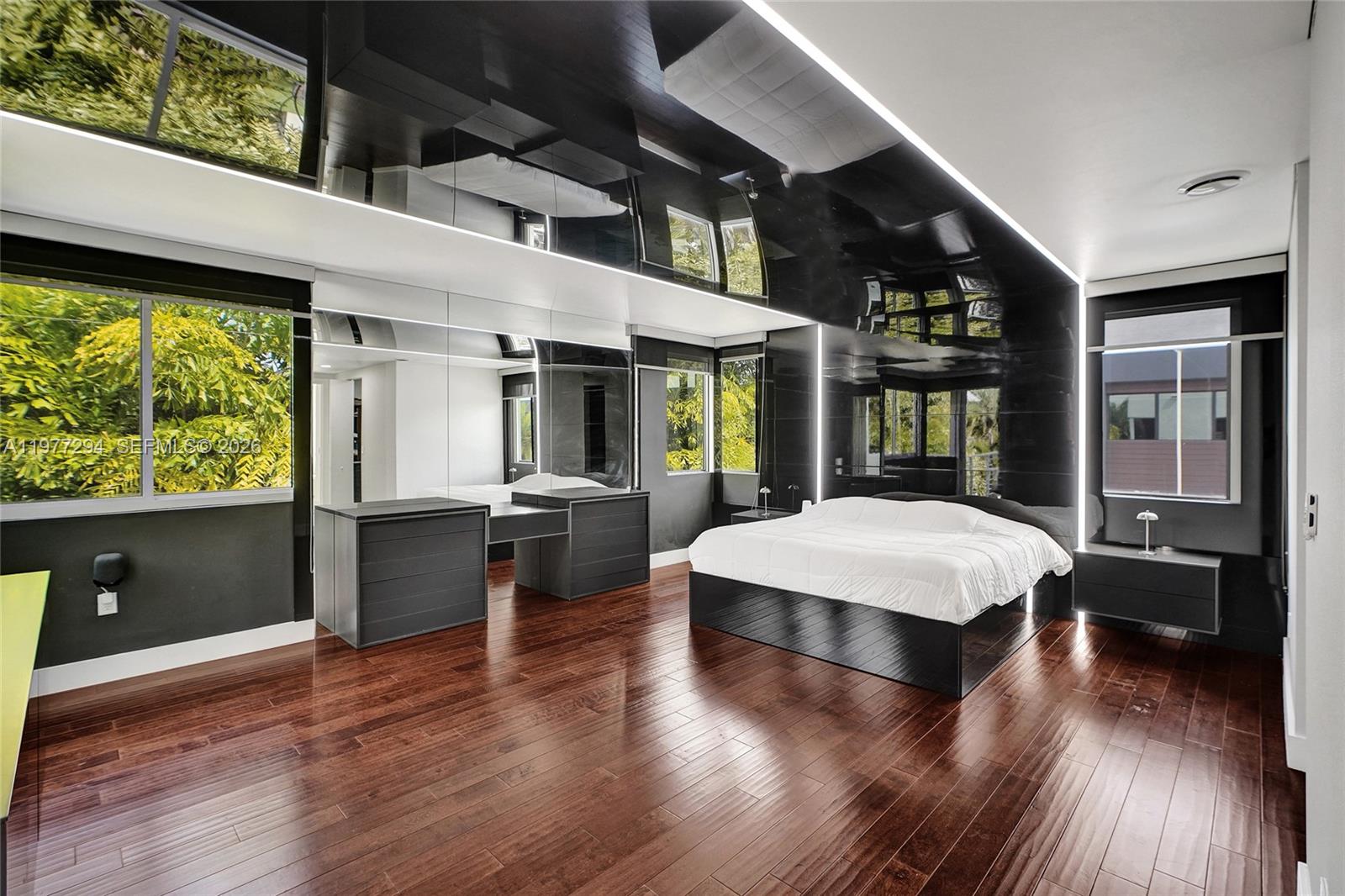 10223 NW 75th Ter Doral, FL 33178