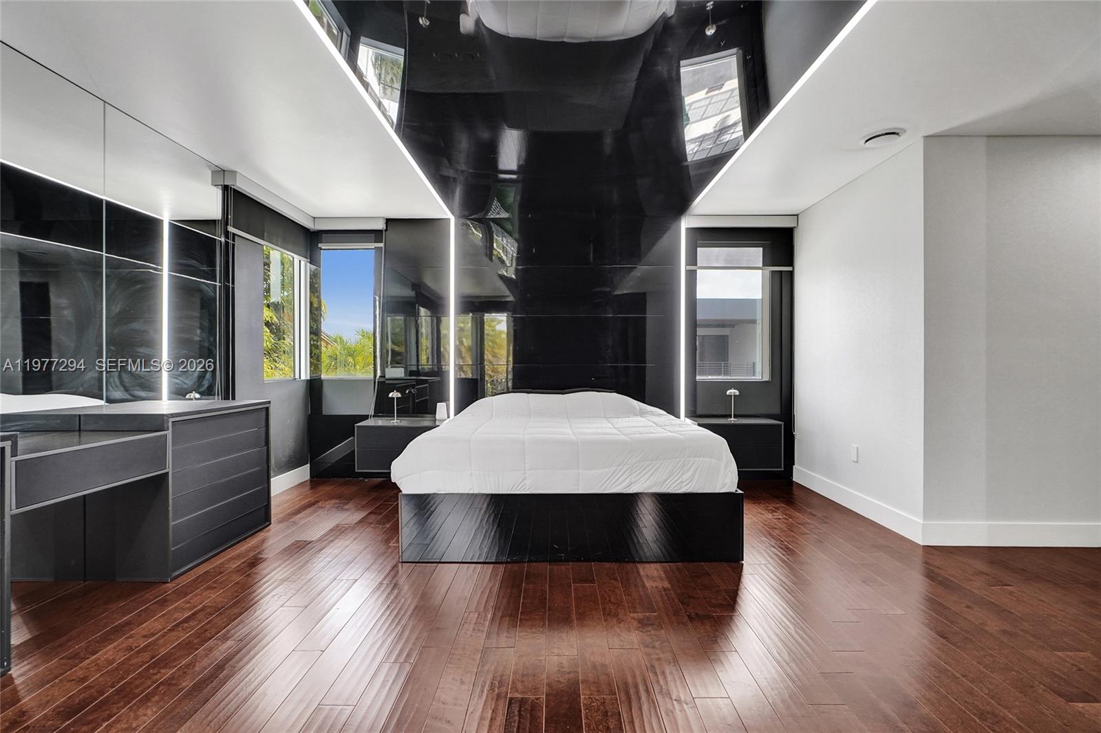 10223 NW 75th Ter Doral, FL 33178