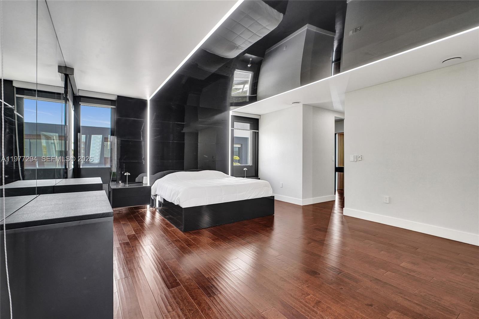 10223 NW 75th Ter Doral, FL 33178