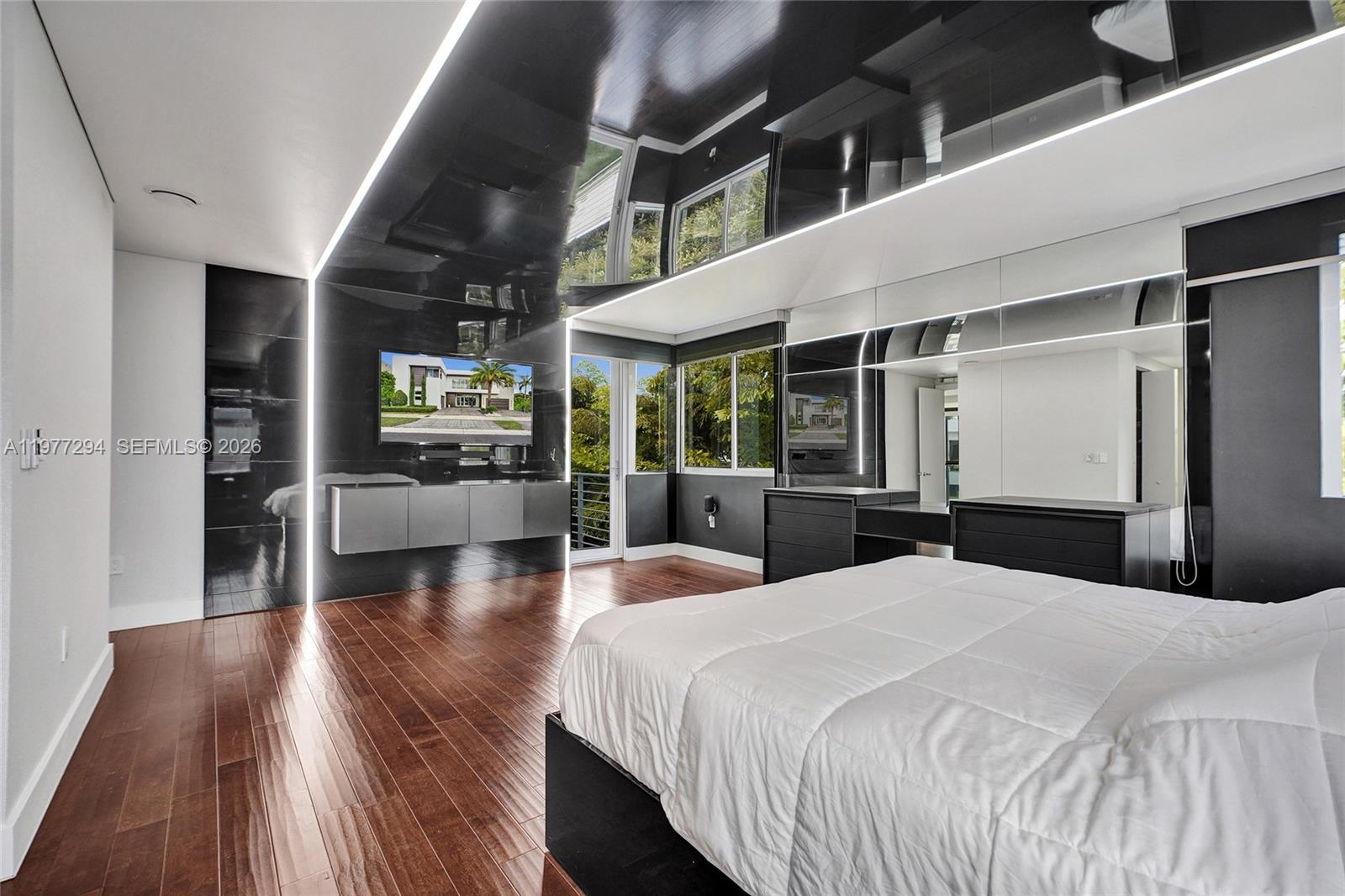 10223 NW 75th Ter Doral, FL 33178