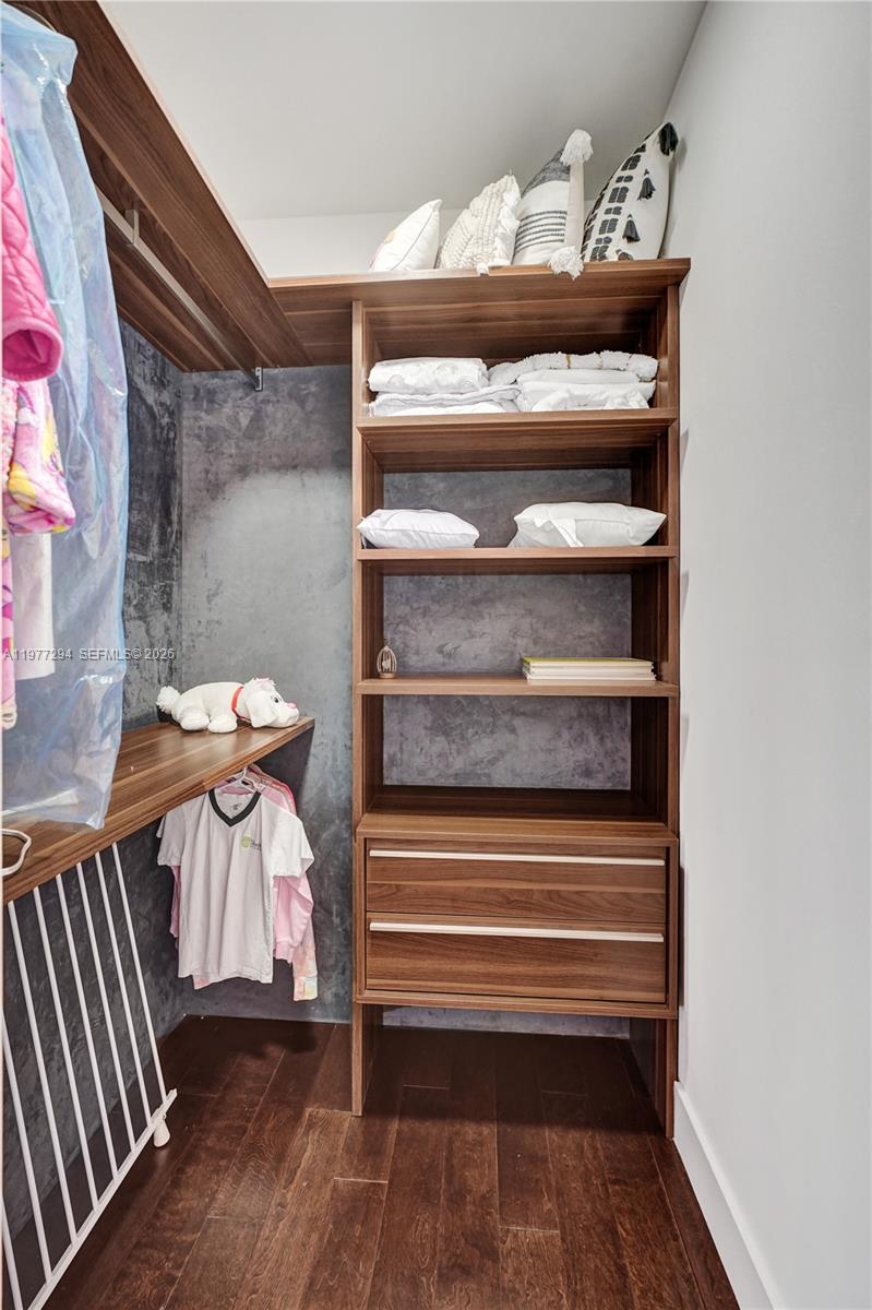 10223 NW 75th Ter Doral, FL 33178