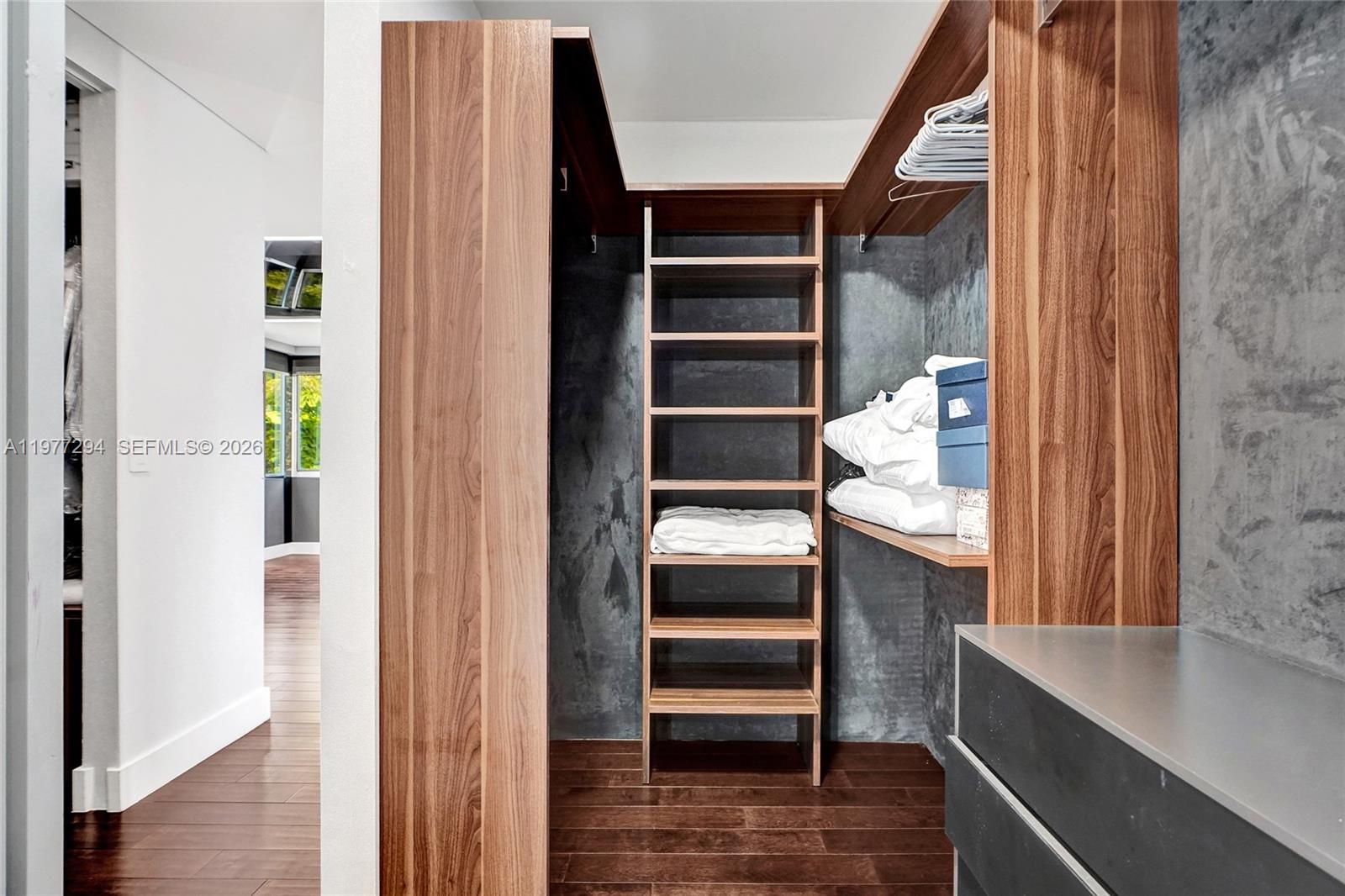 10223 NW 75th Ter Doral, FL 33178