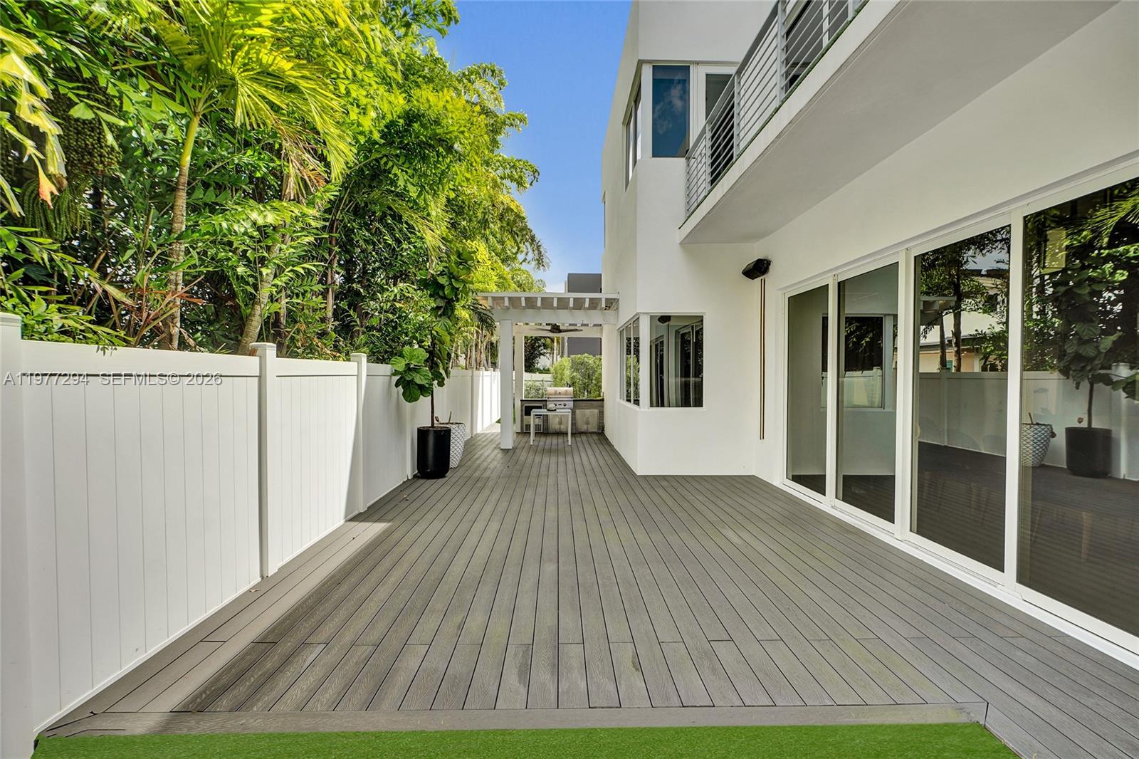 10223 NW 75th Ter Doral, FL 33178