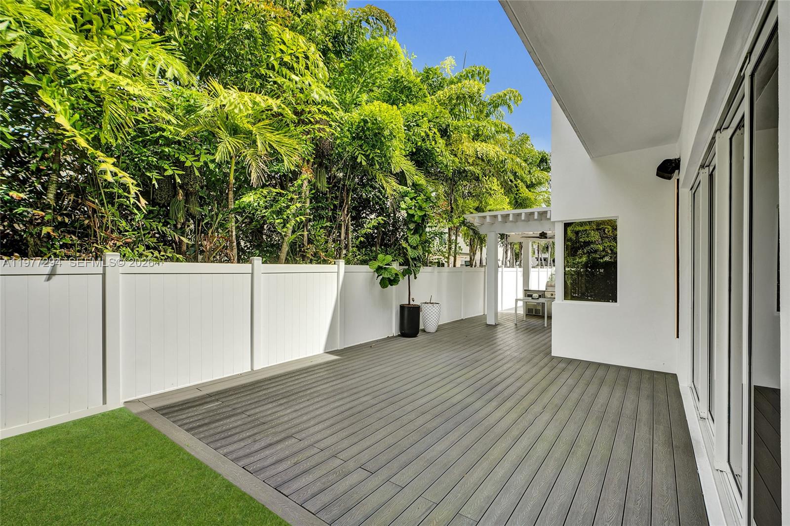 10223 NW 75th Ter Doral, FL 33178