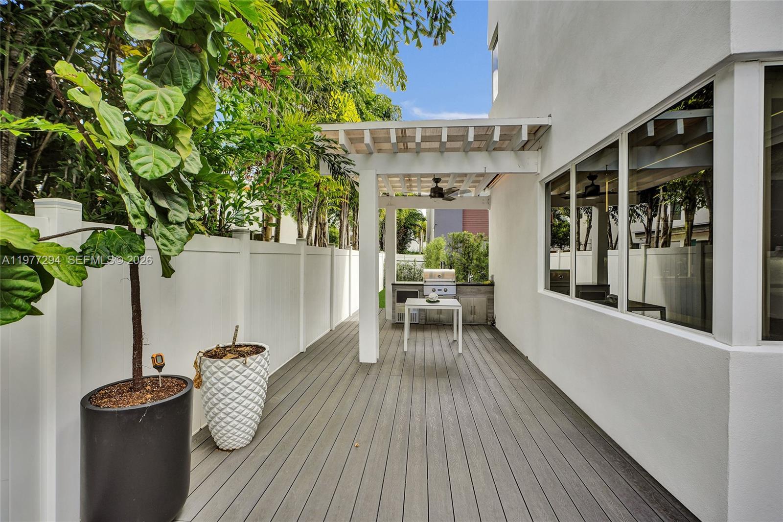 10223 NW 75th Ter Doral, FL 33178