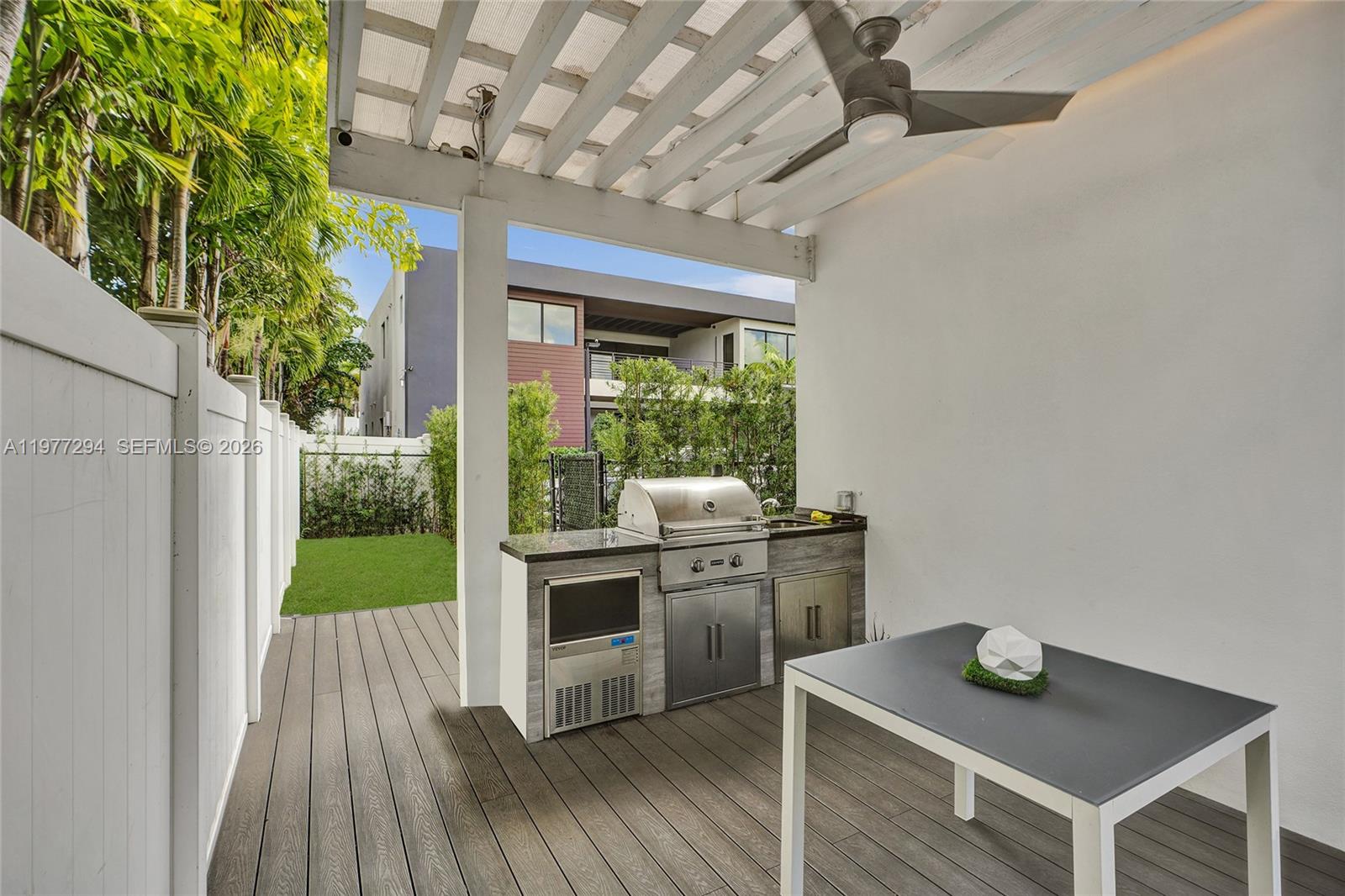 10223 NW 75th Ter Doral, FL 33178