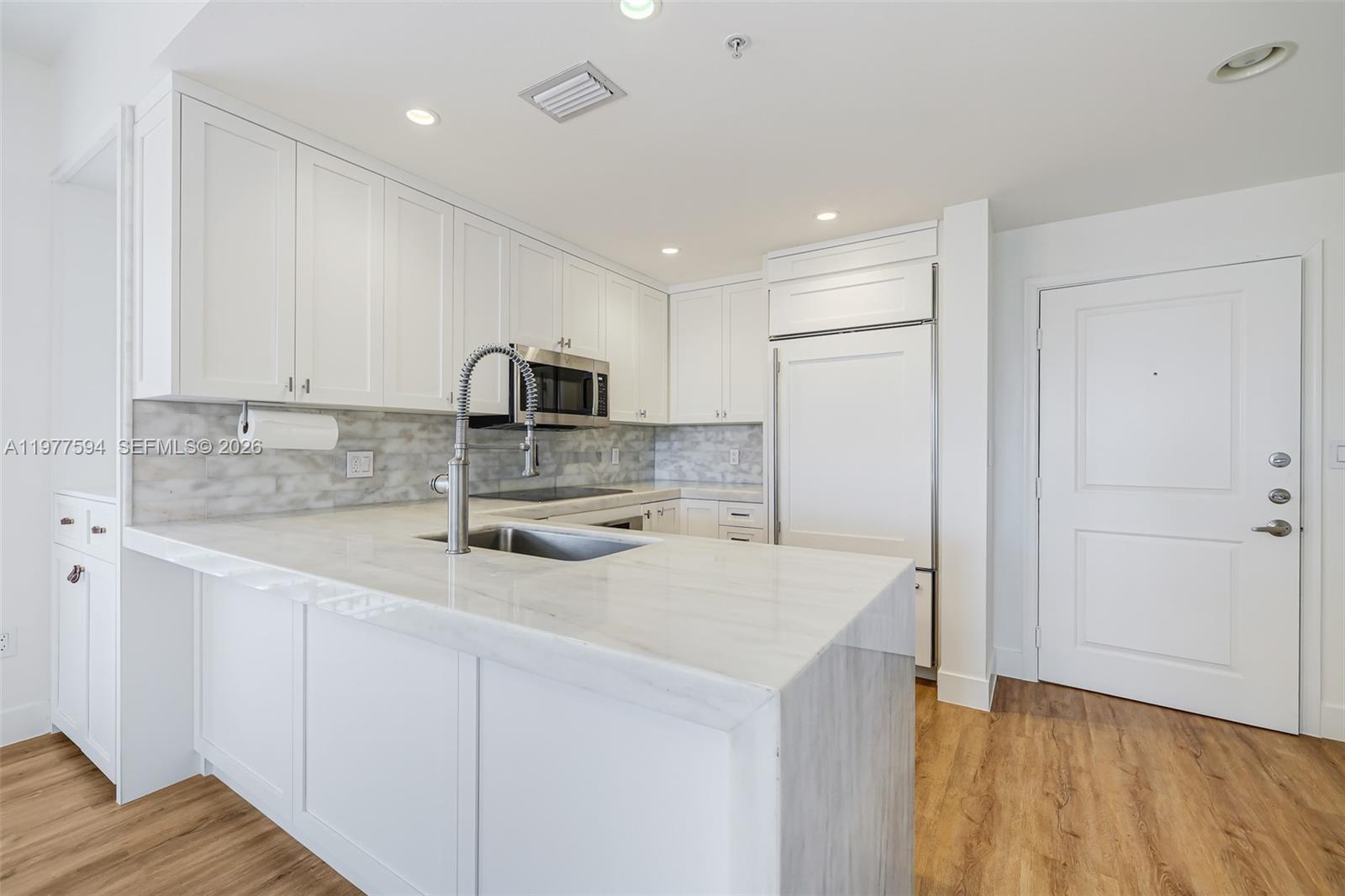 image Ten Aragon Condo3