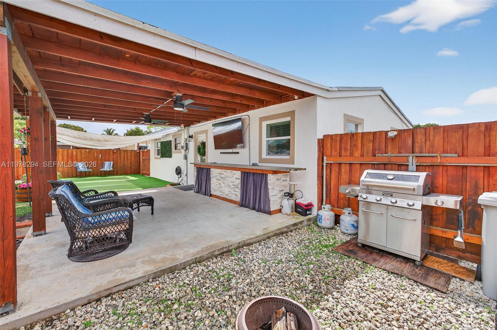 731 N 69th Ave Hollywood, FL 33024