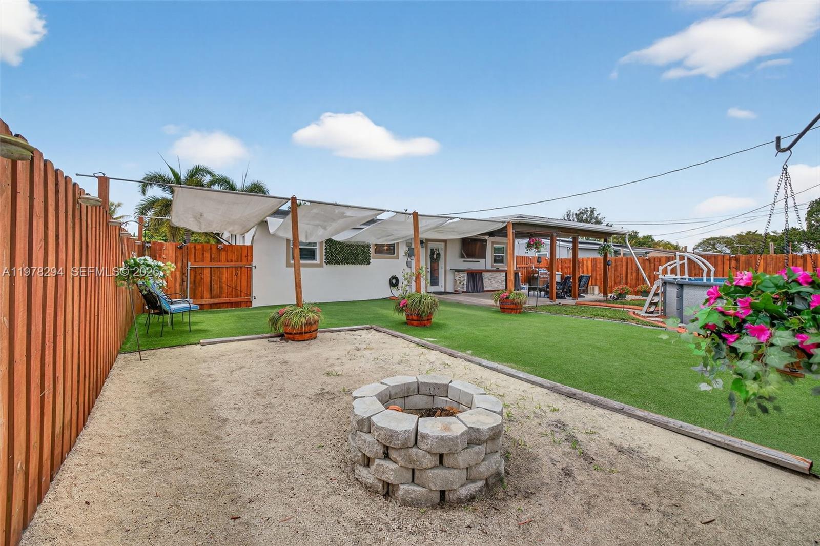 731 N 69th Ave Hollywood, FL 33024