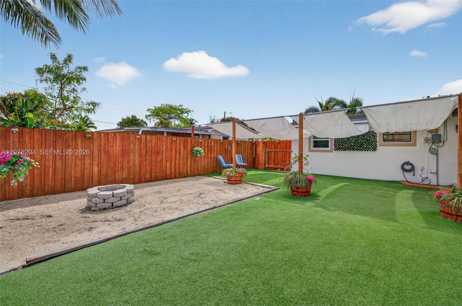 731 N 69th Ave Hollywood, FL 33024