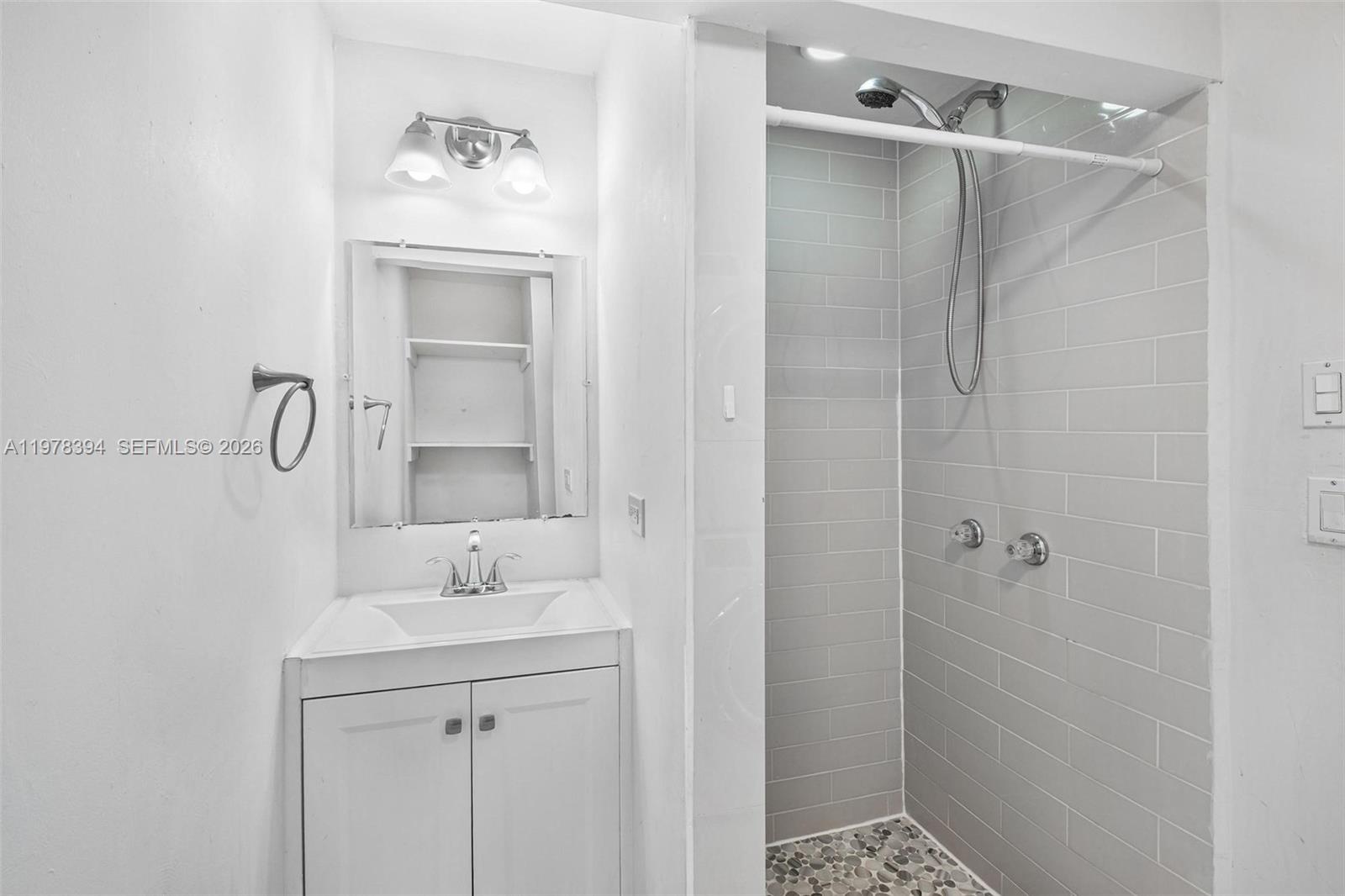 2862 SW 38th Ct Miami, FL 33134