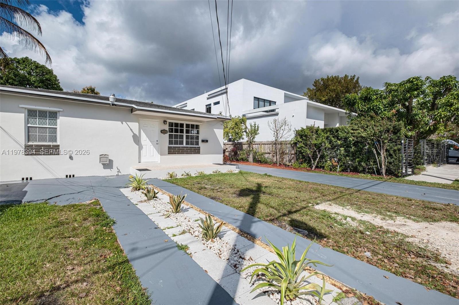 2862 SW 38th Ct Miami, FL 33134