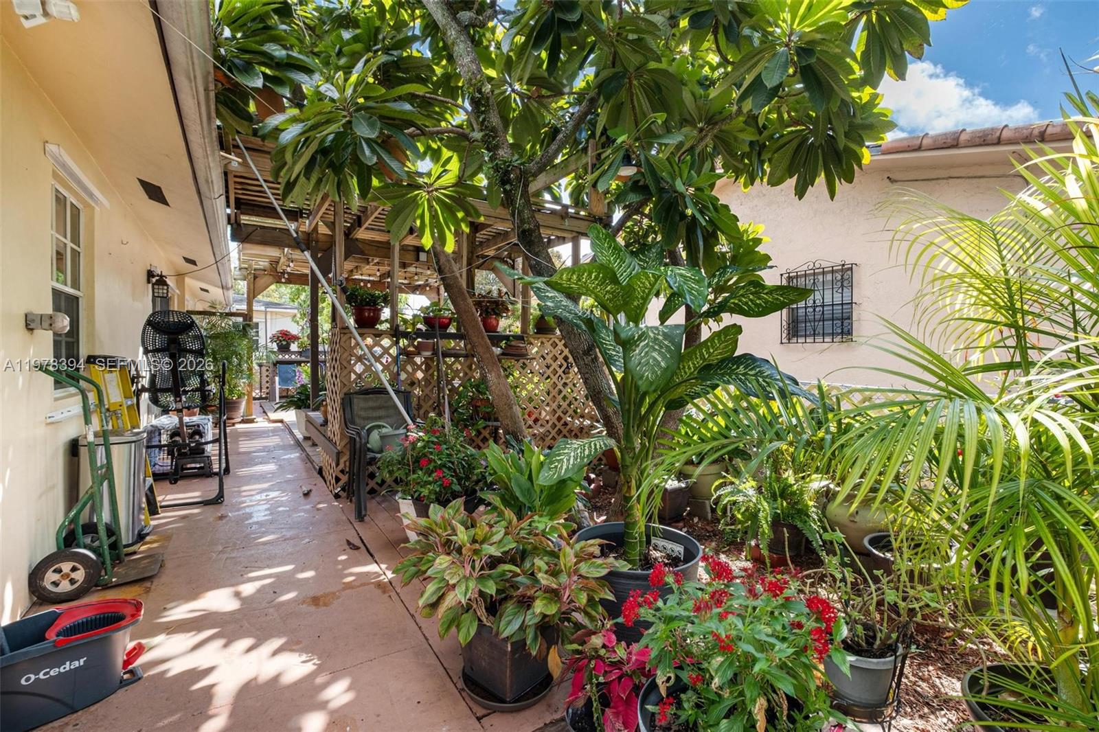 2862 SW 38th Ct Miami, FL 33134