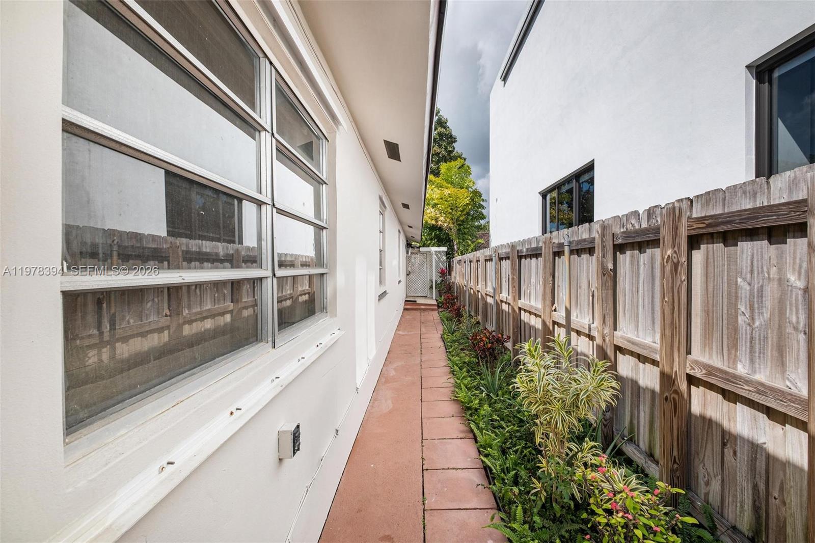 2862 SW 38th Ct Miami, FL 33134