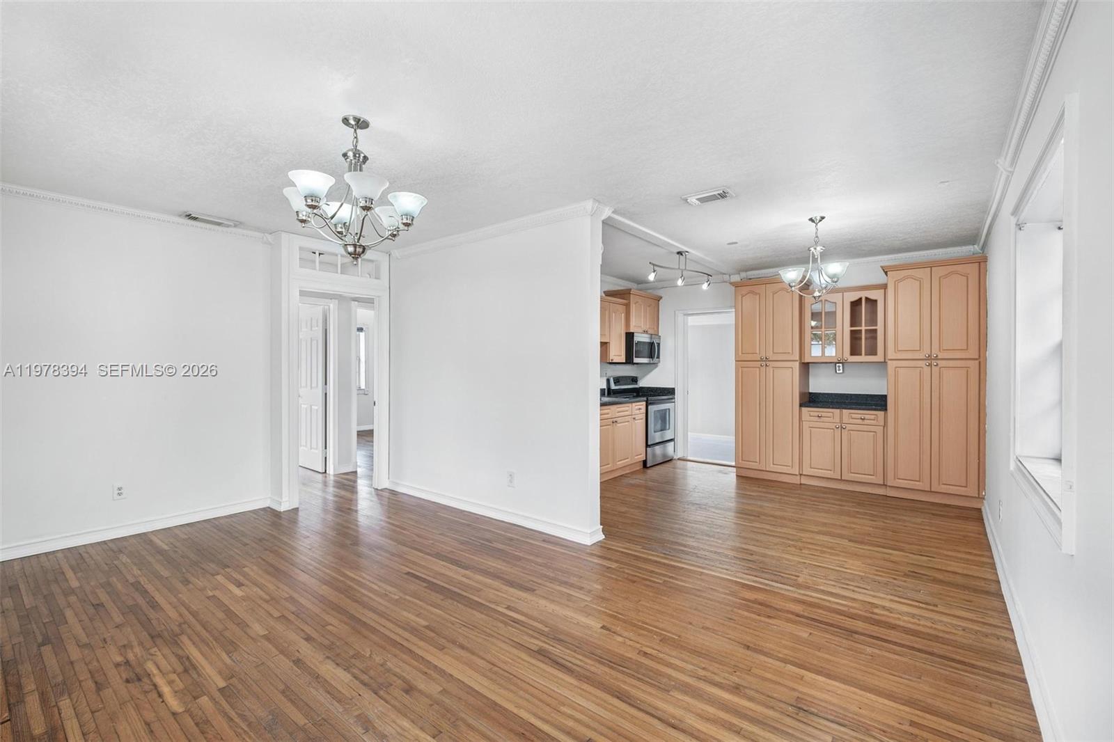 2862 SW 38th Ct Miami, FL 33134