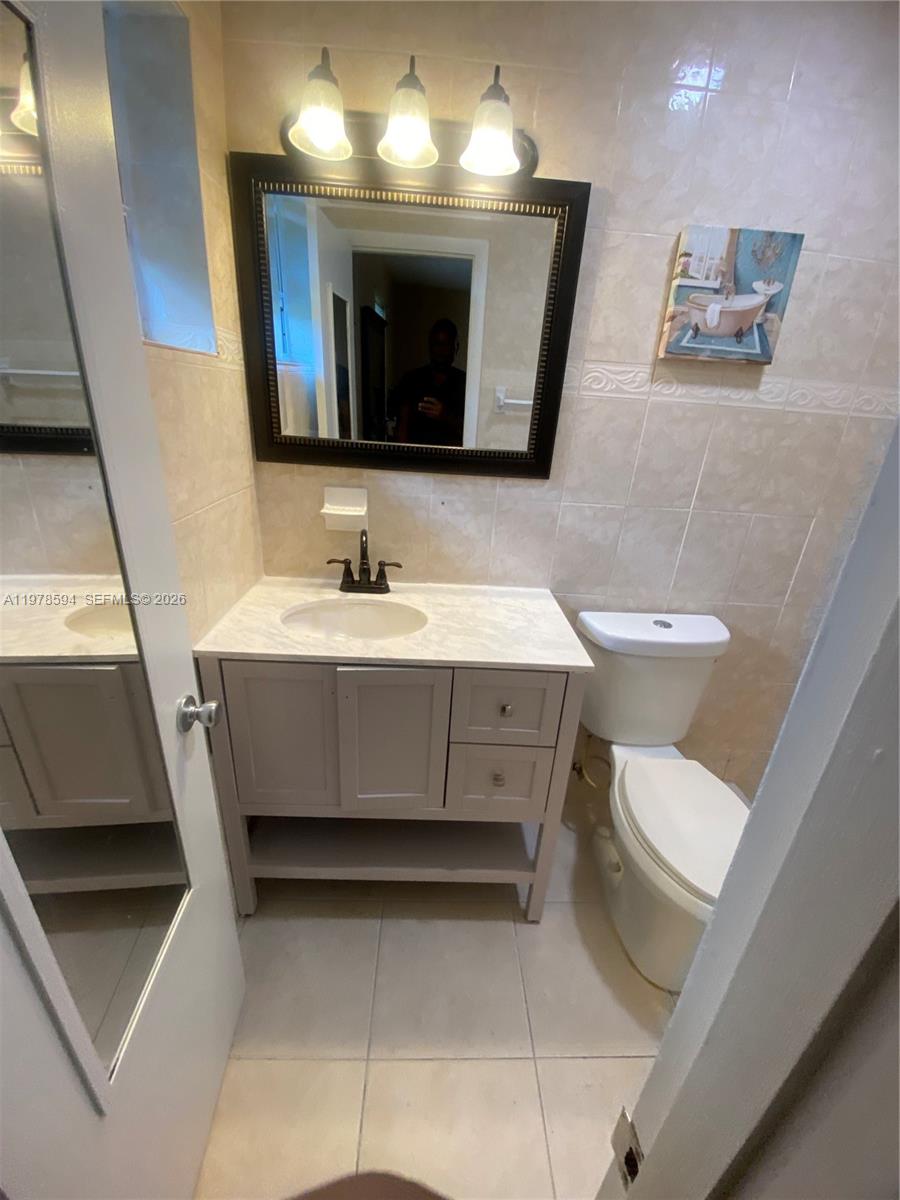 4836 NW 1st St Plantation, FL 33317