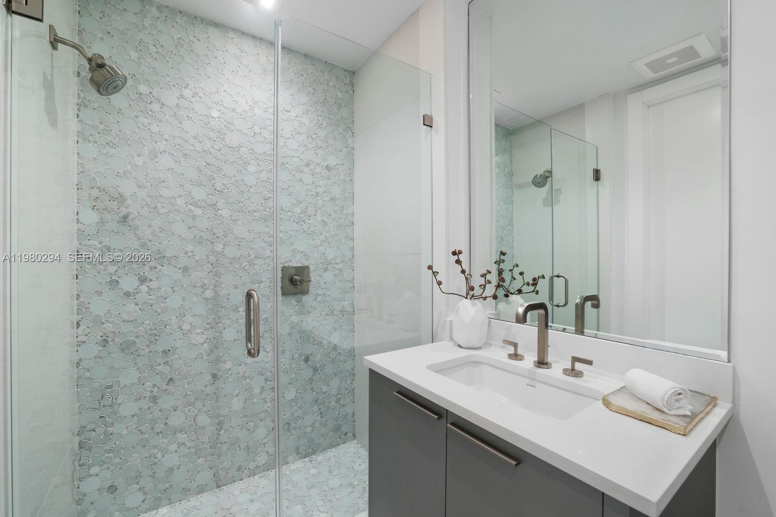 5959 Collins Ave #1606 Miami Beach, FL 33140